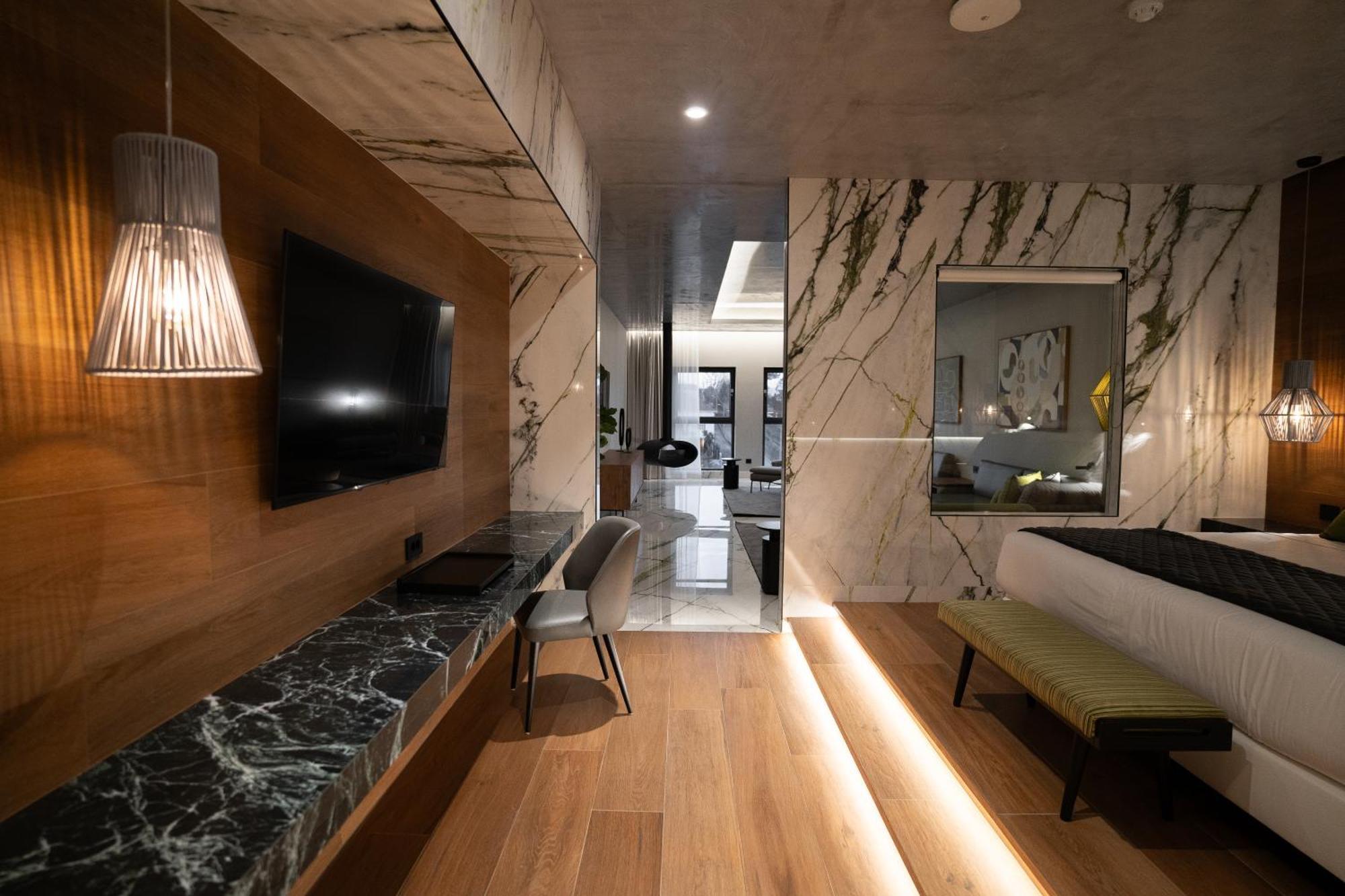 Premium Suite