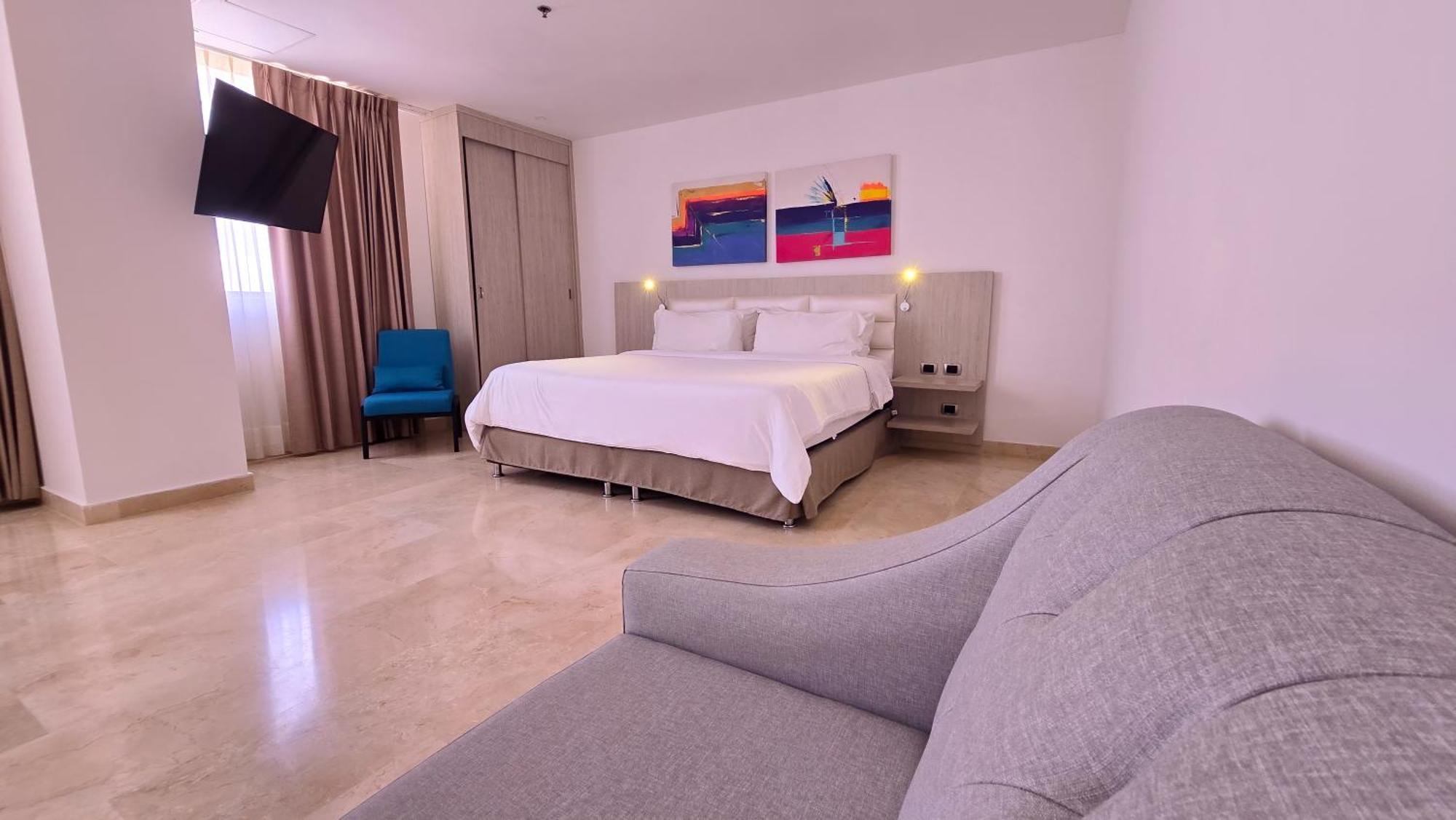 King Suite Whirlpool City View Non-Smoking