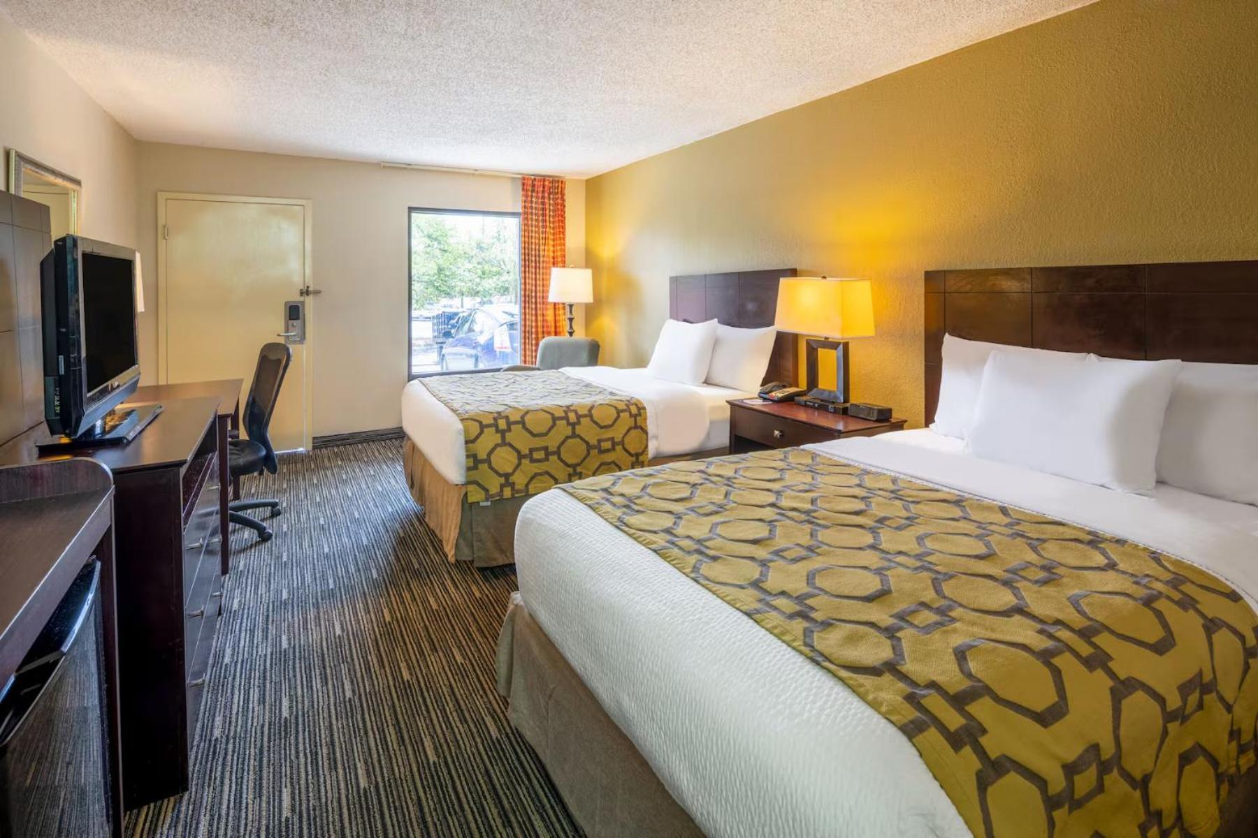 Quadruple Room with Two Queen Beds - Non Smoking