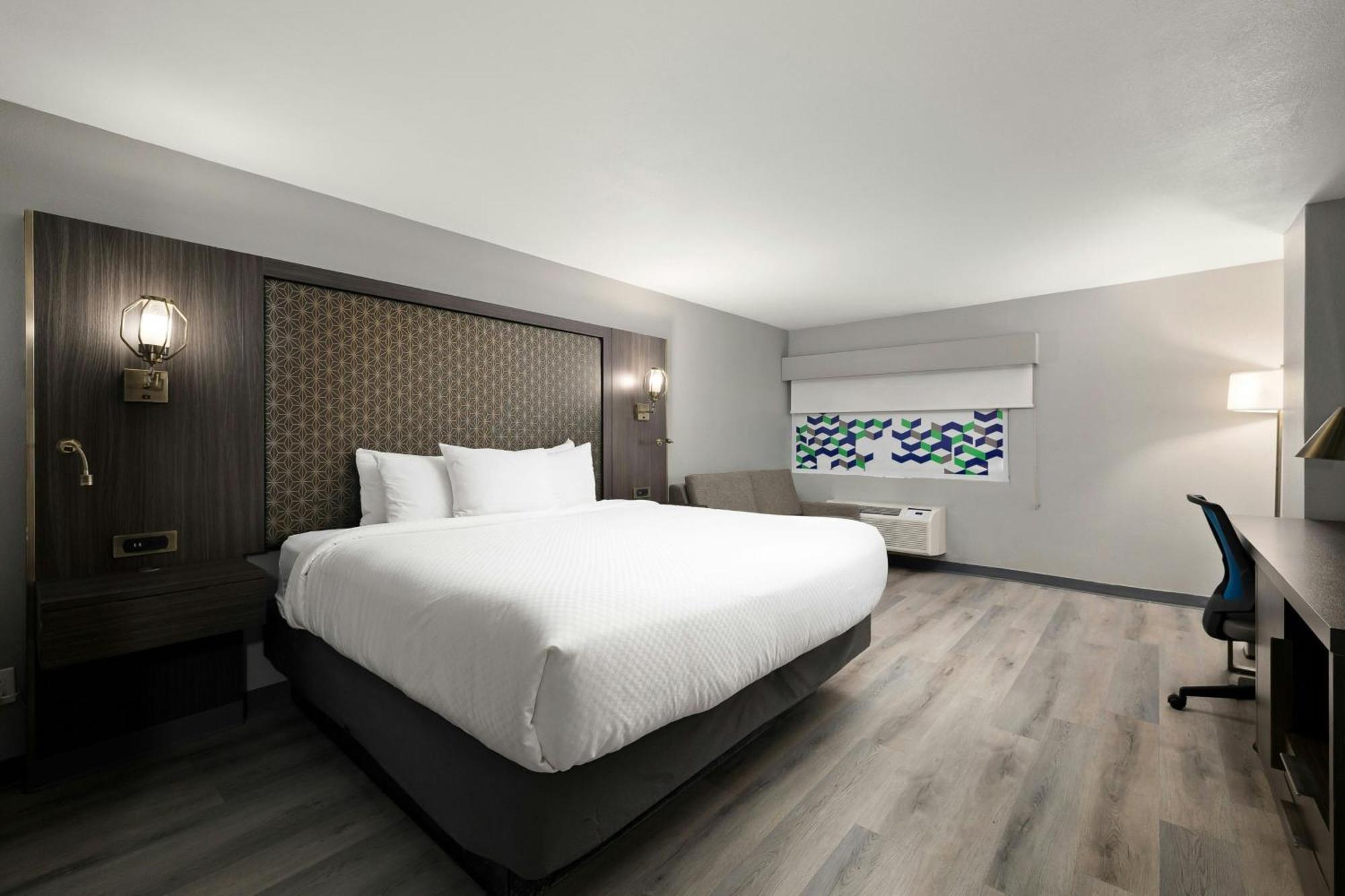 Standard King Room
