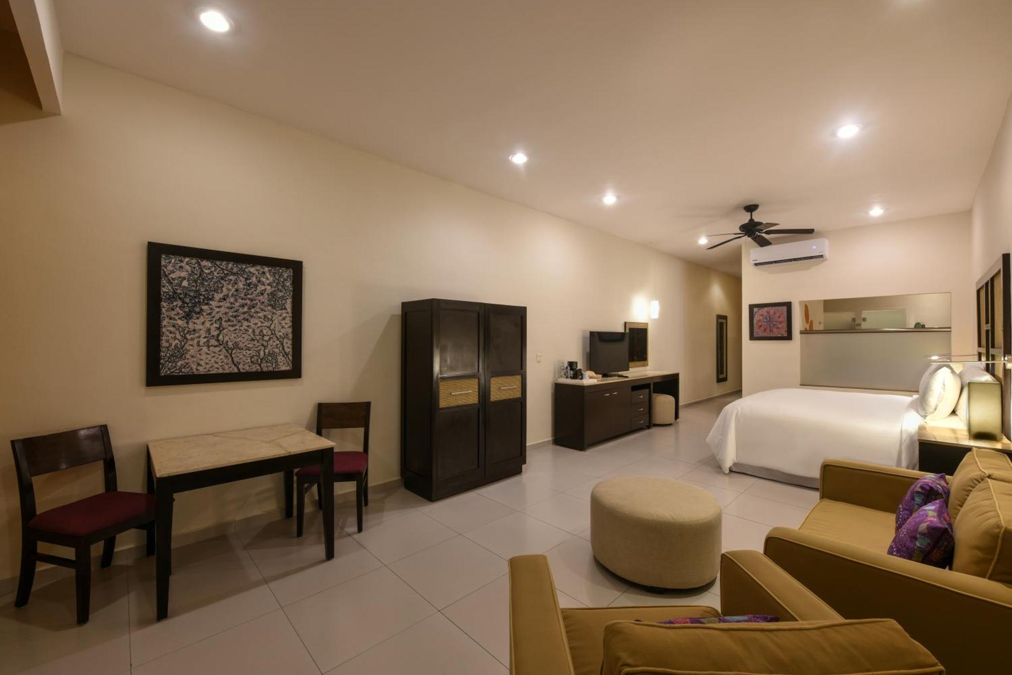 Suite Junior Premium con acceso directo a la piscina