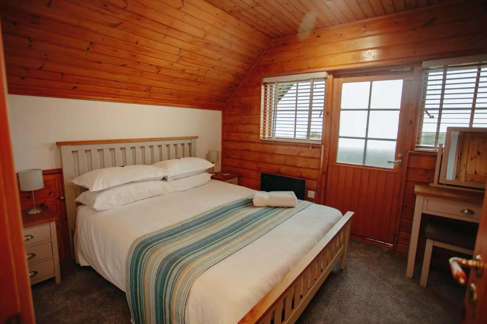 Scandinavian 3 Bedroom Lodge Dog Friendly