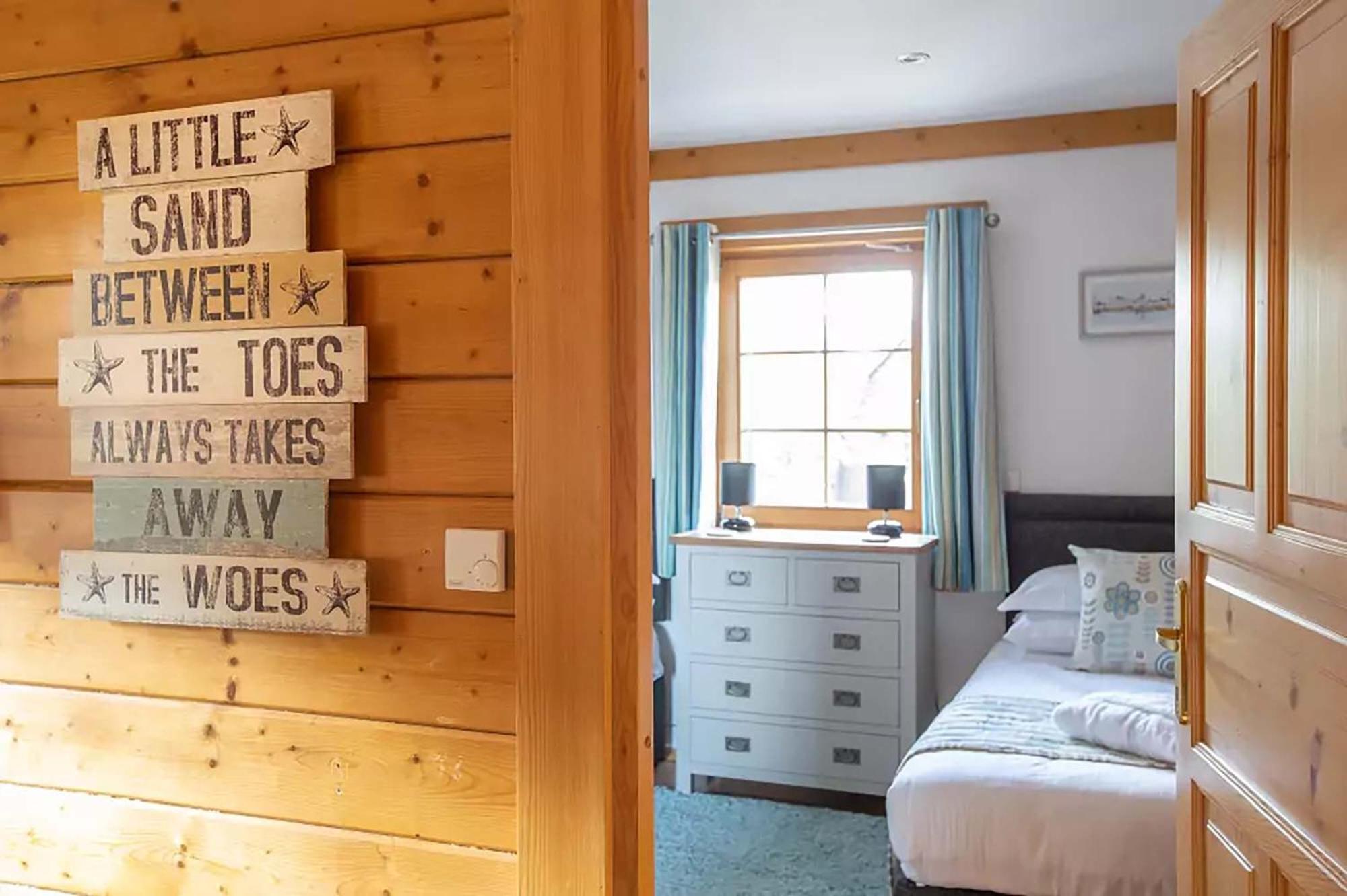 Scandinavian 3 Bedroom Lodge Dog Friendly