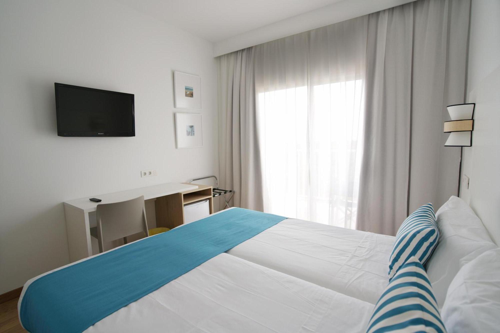 Double or Twin Room Sea View,1769493010:JPEG