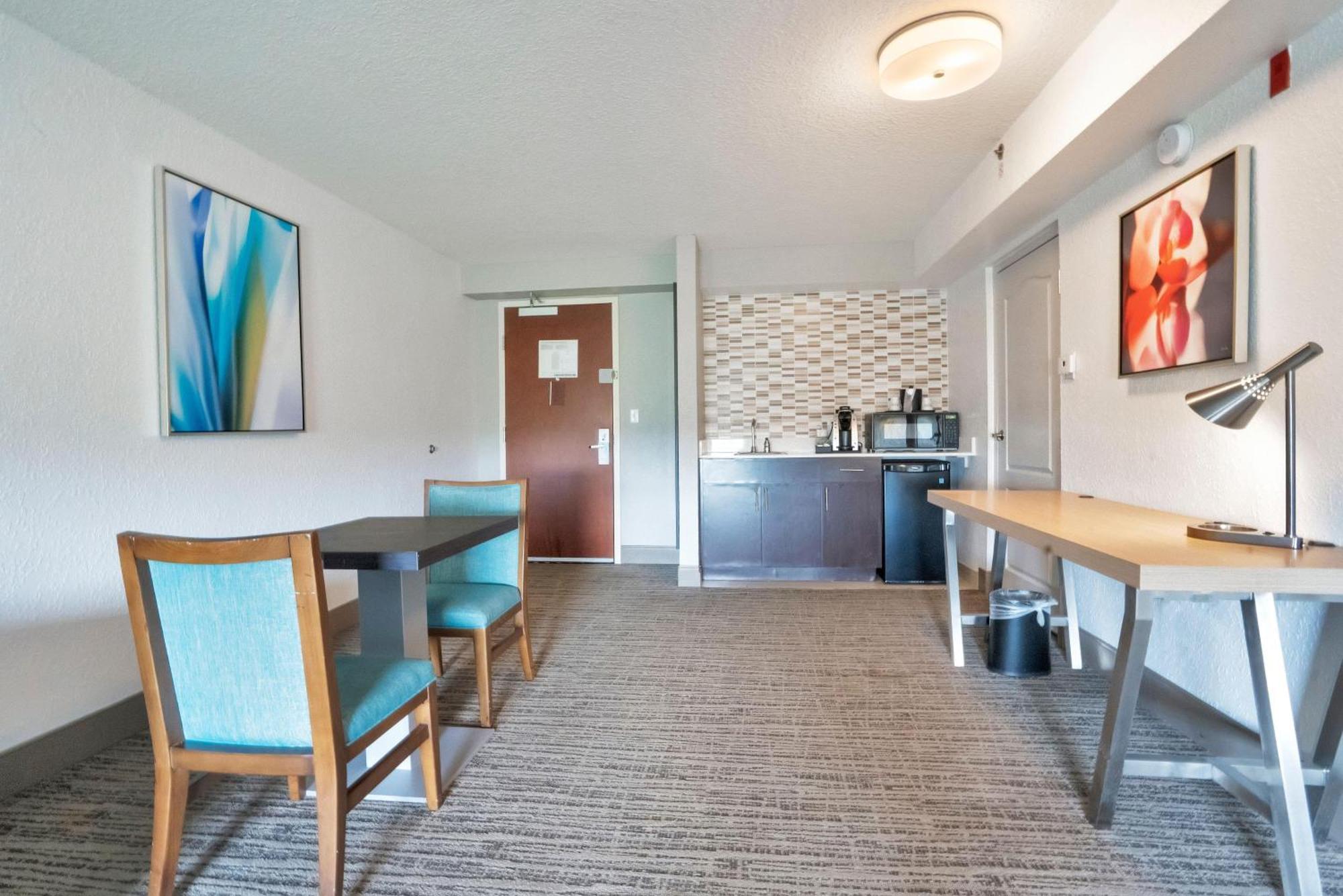 King Suite Whirlpool