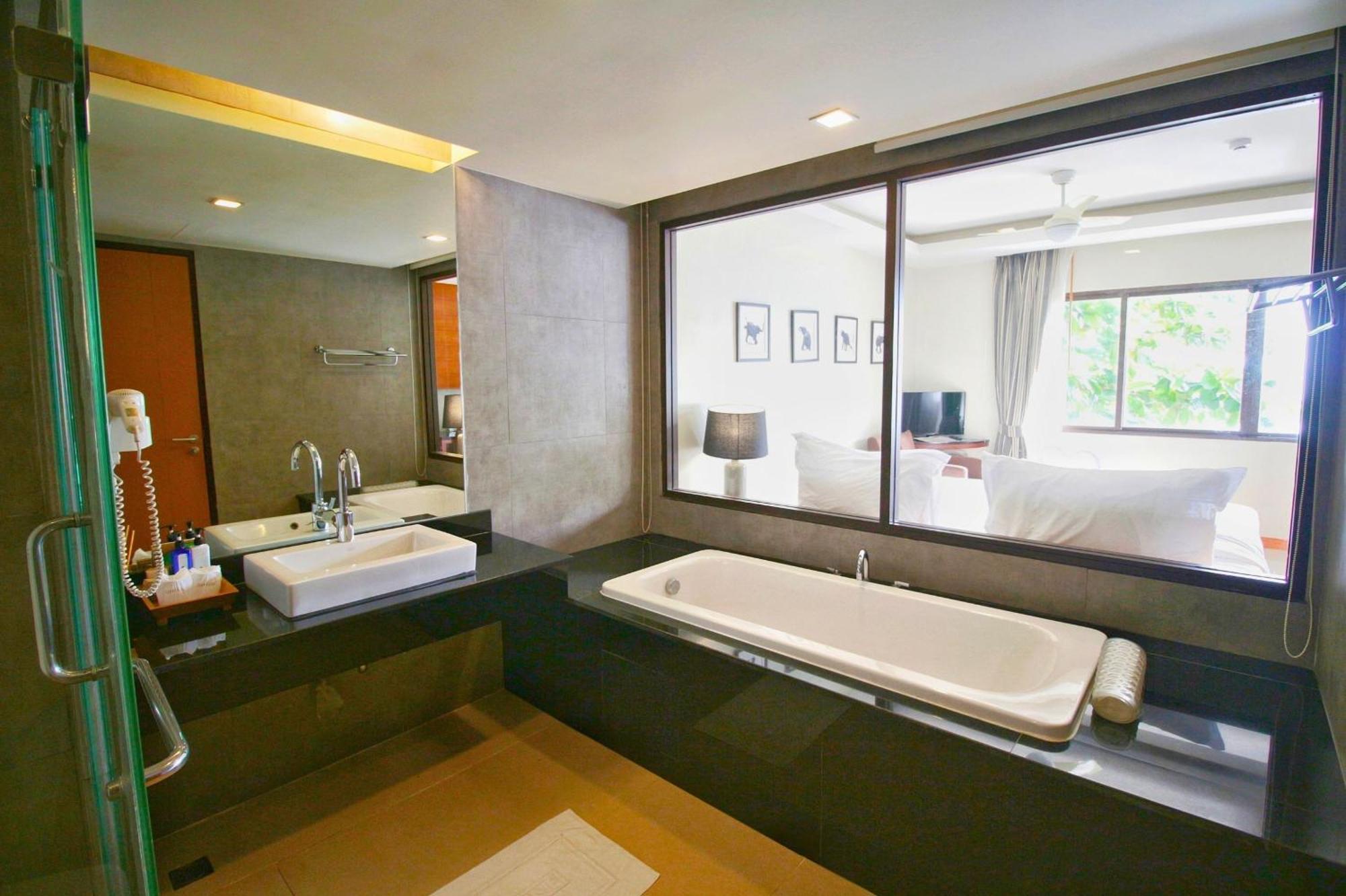 Beachfront Chalet 2nd Floor