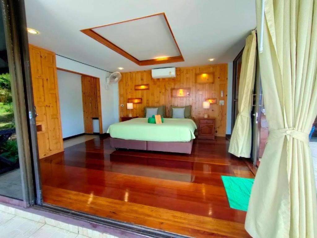 Thai Twin House Garden View