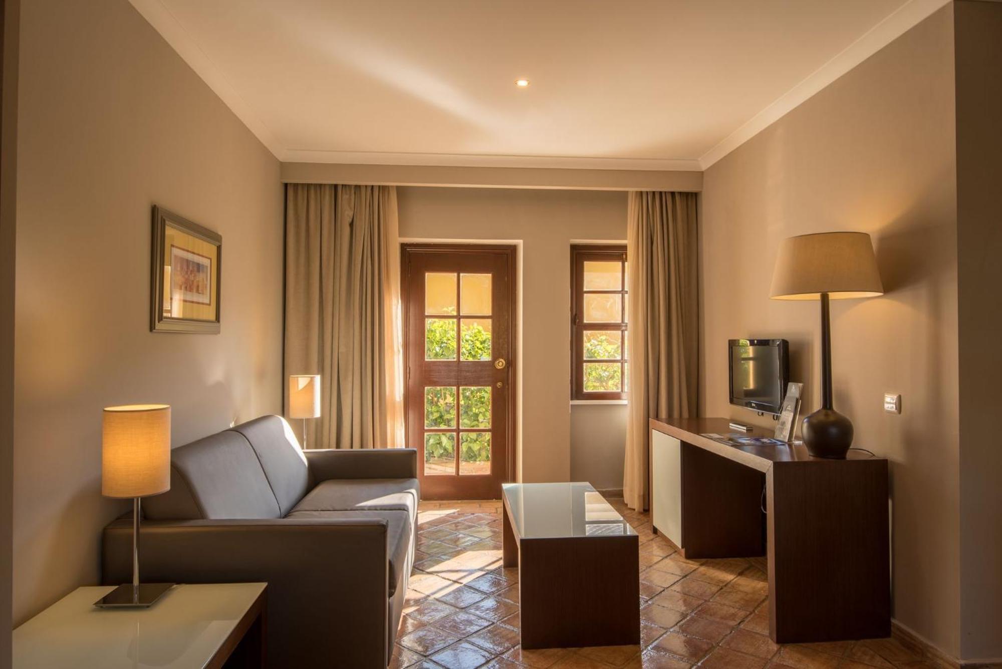 Suite Familiar (2 Adultos + 2 Crianças)