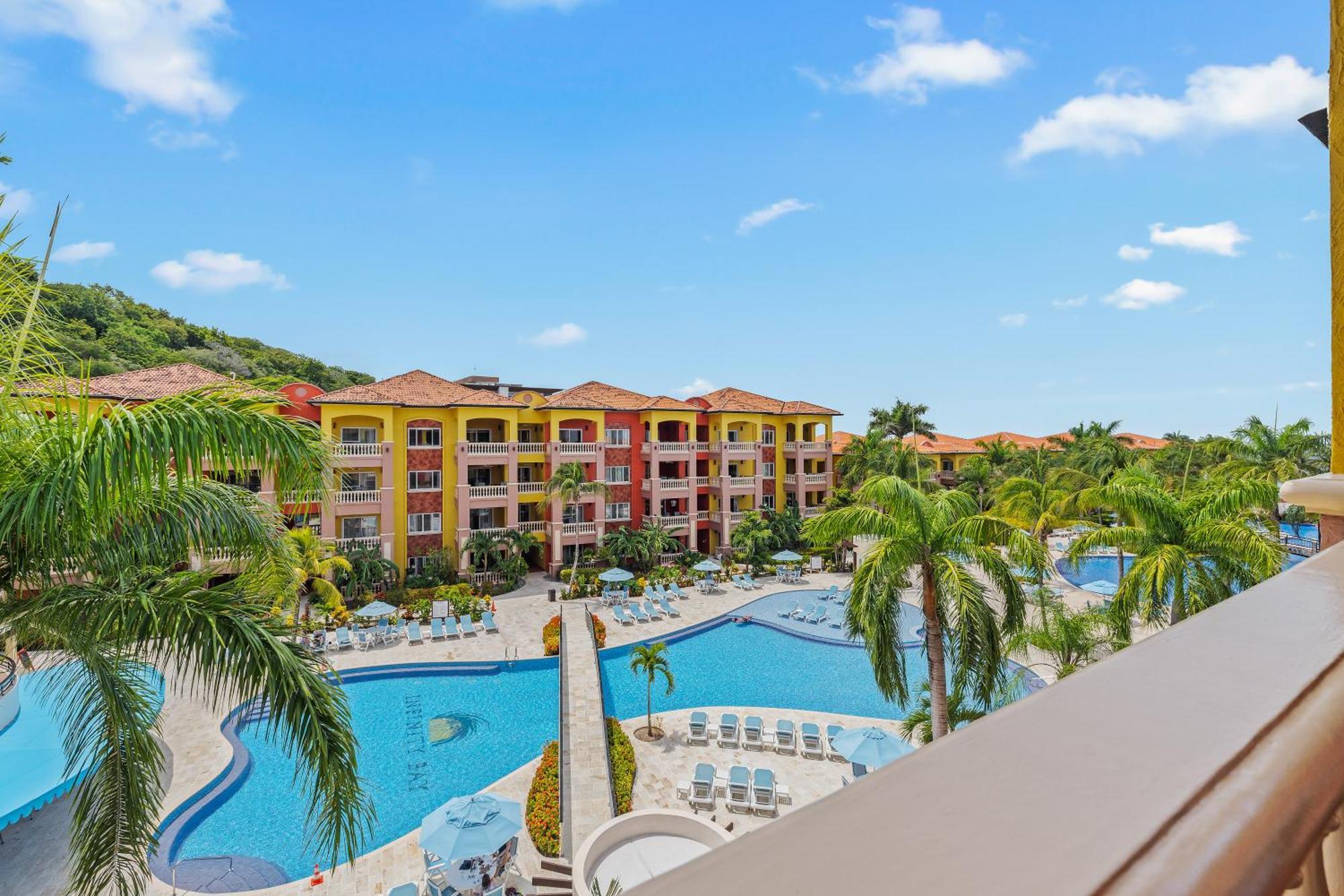 Three-Bedroom Villa Pool View