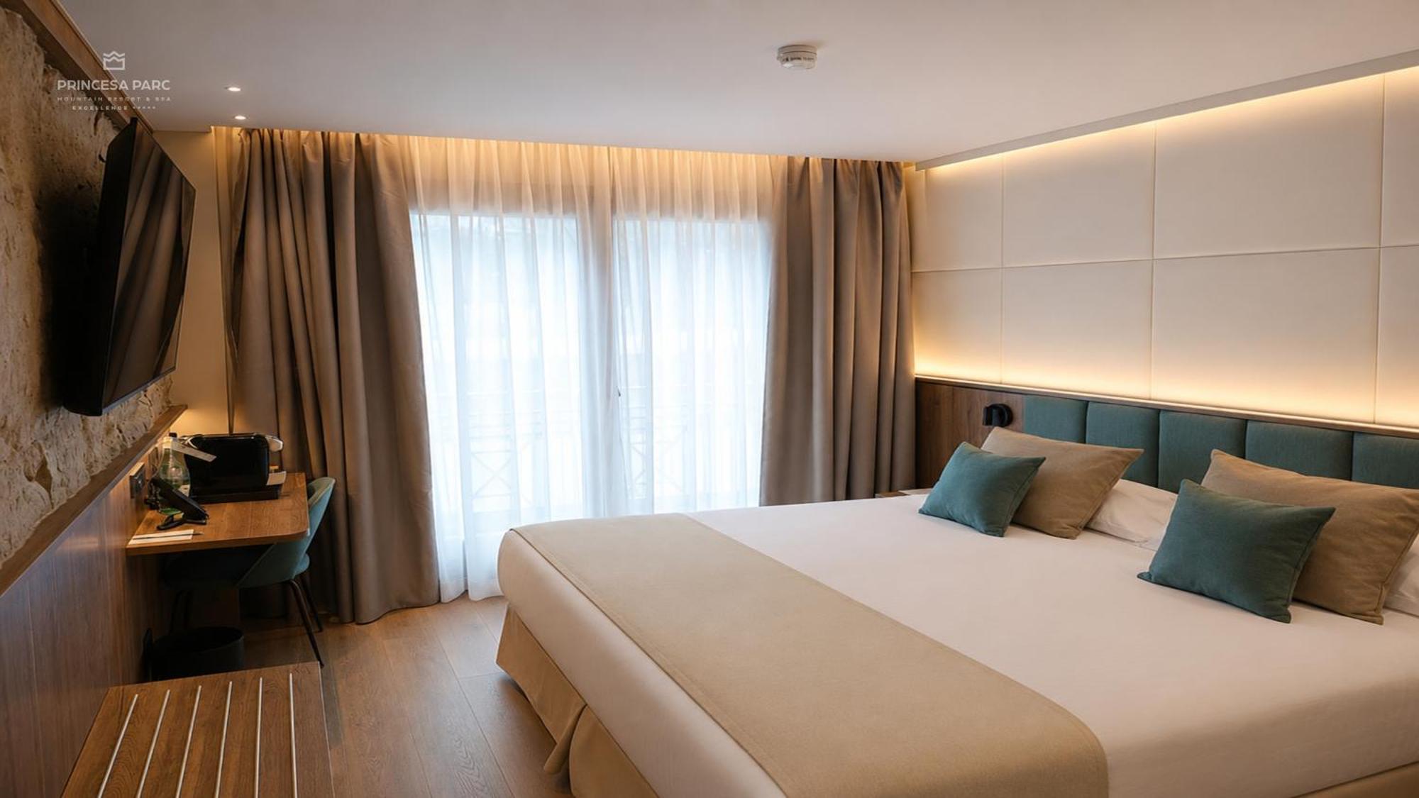 Superior Double or Twin Room with Mountain View