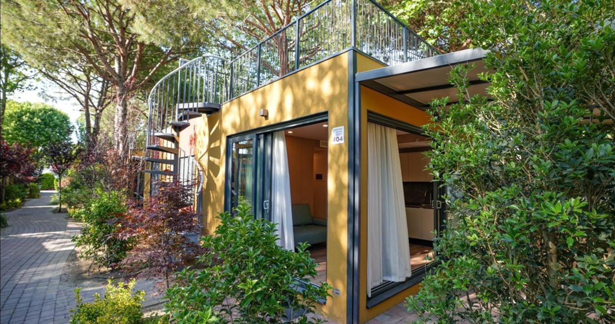 Mobile Home,1770545646:JPEG