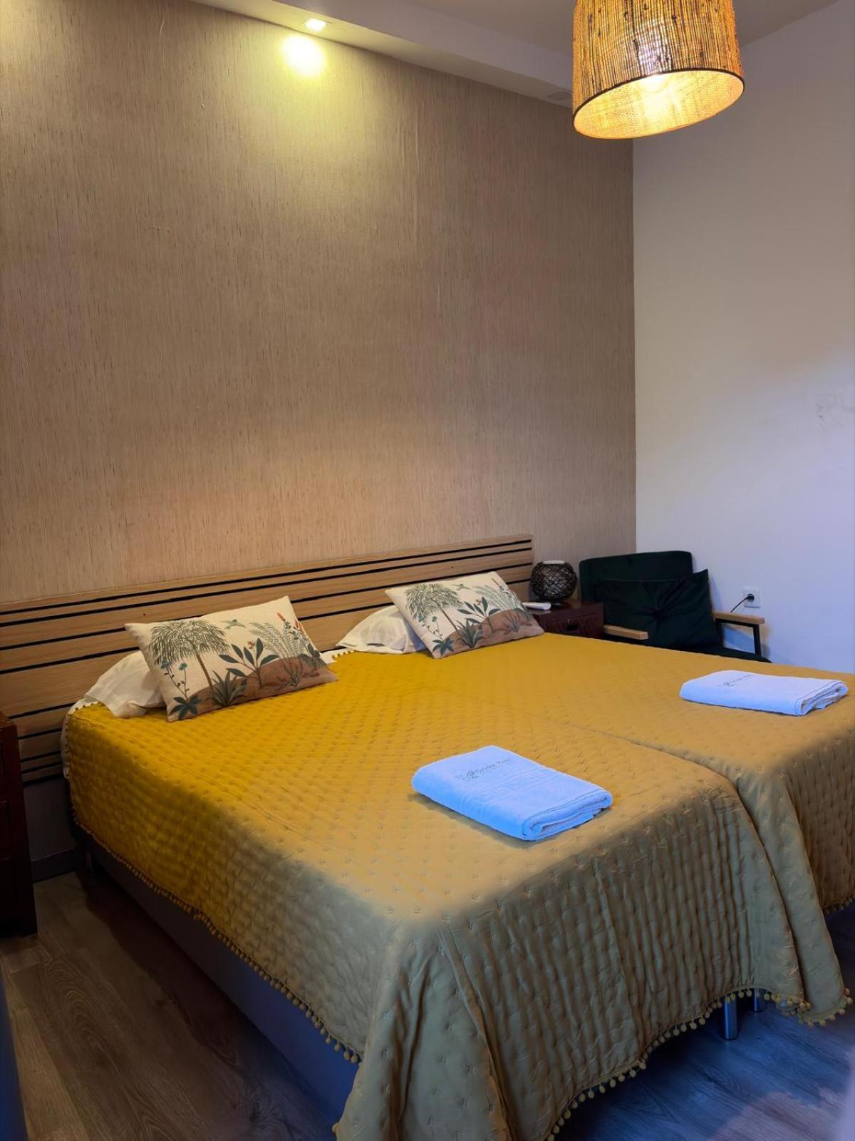 Quarto Duplo Standard com Banheiro Compartilhado