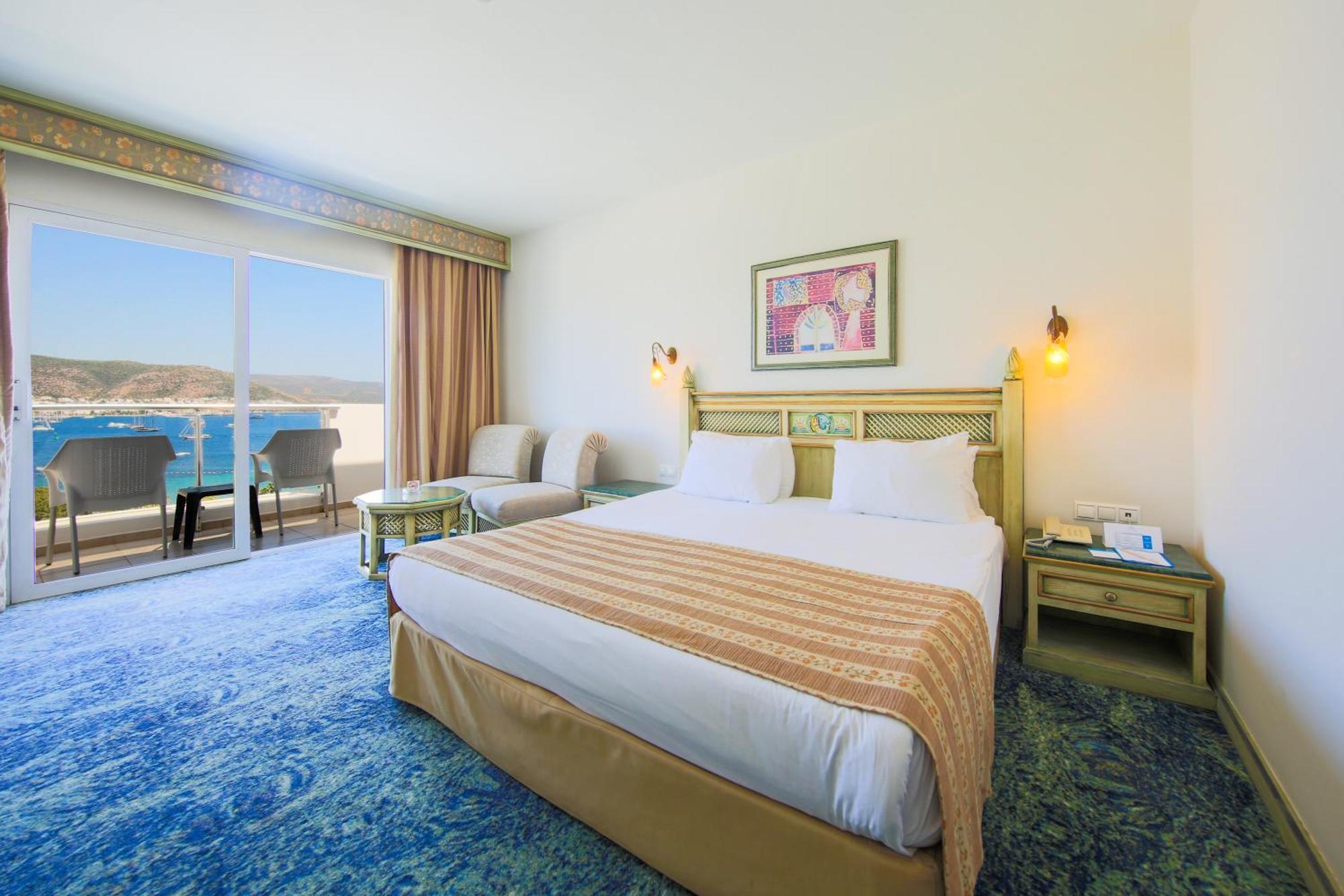 Double or Twin Room Sea View