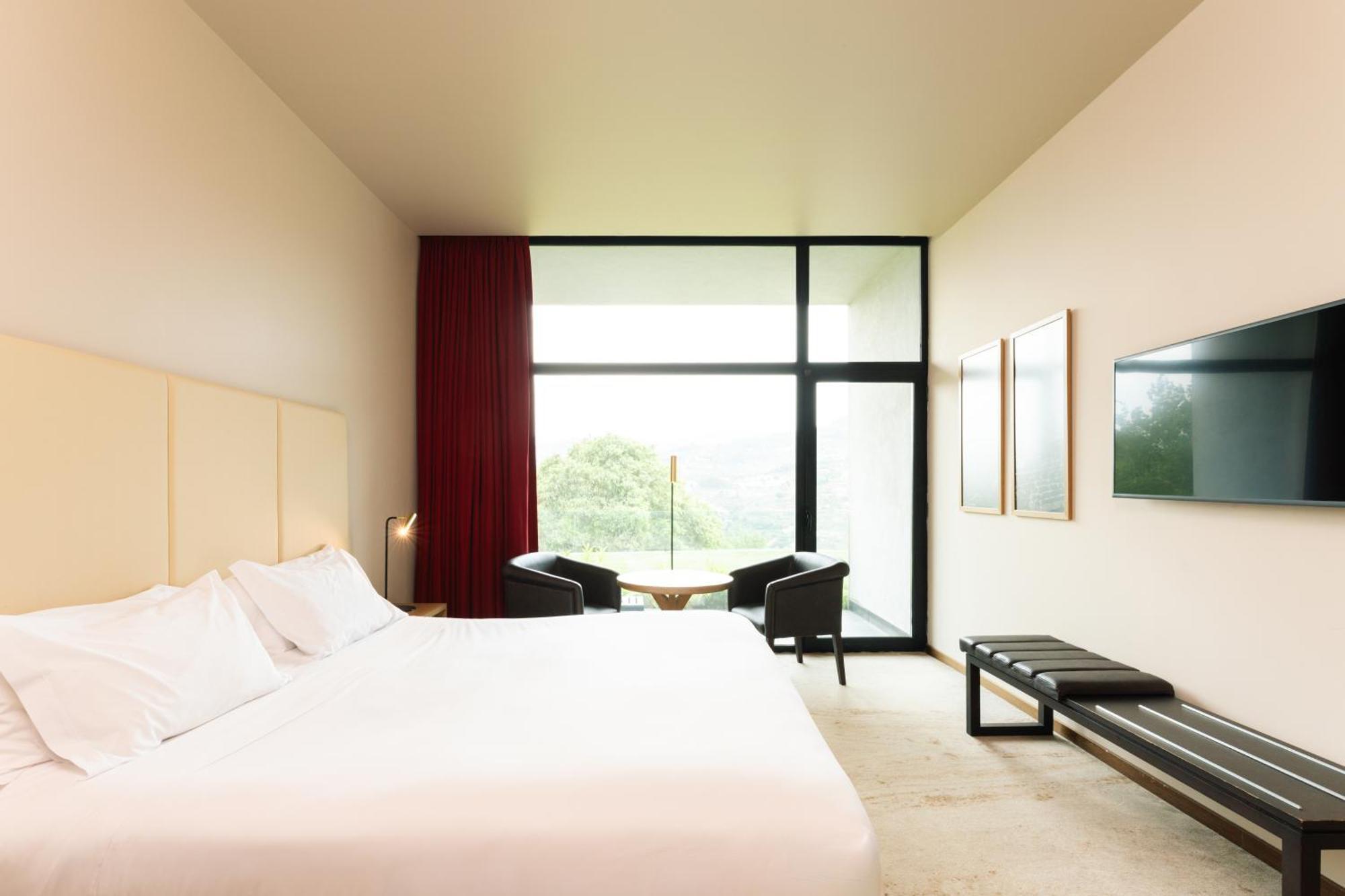 Quarto Duplo com Vista Jardim