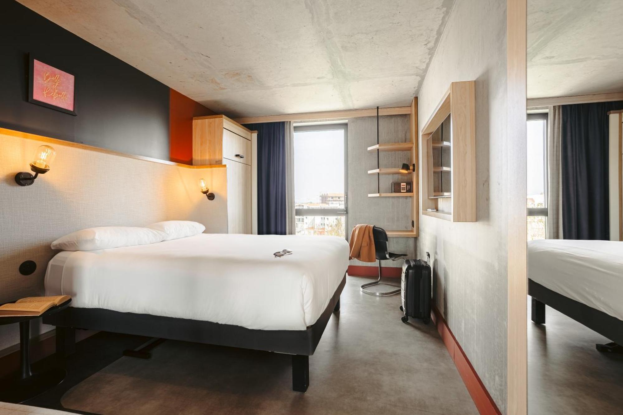 Superior Room with One Double Bed and One Single Bed with Balcony