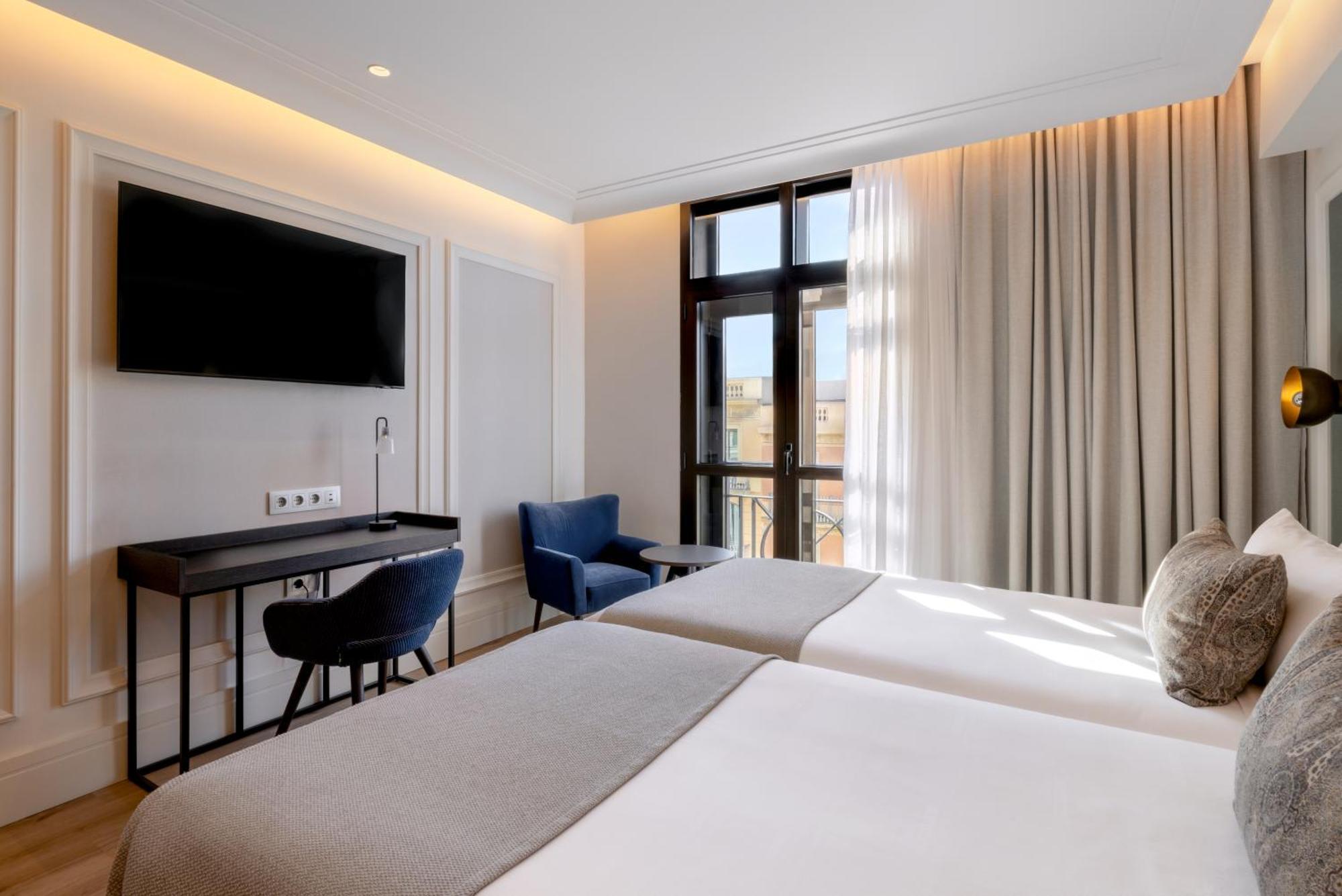 Premium Exterior Room Spa Access