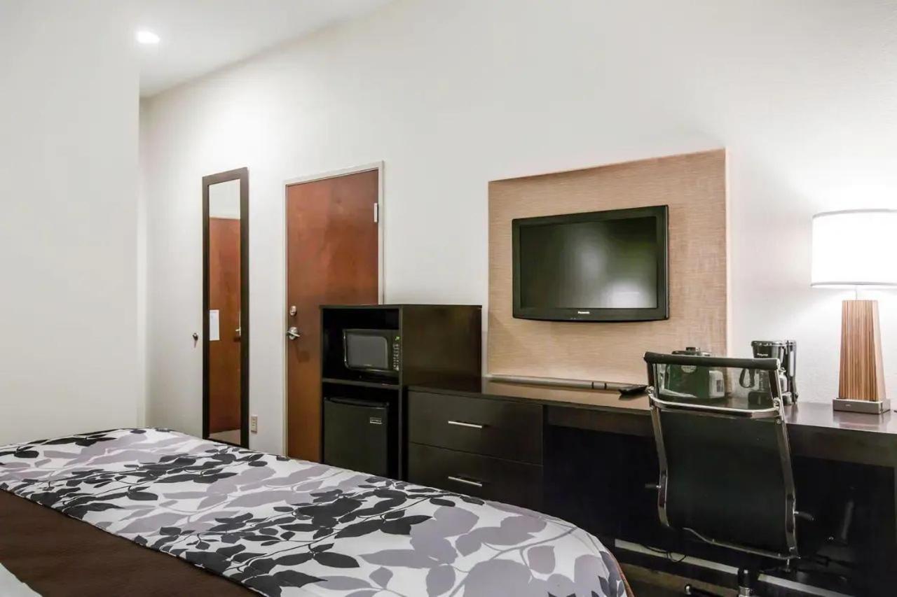 King Room - Accessible/Non-Smoking