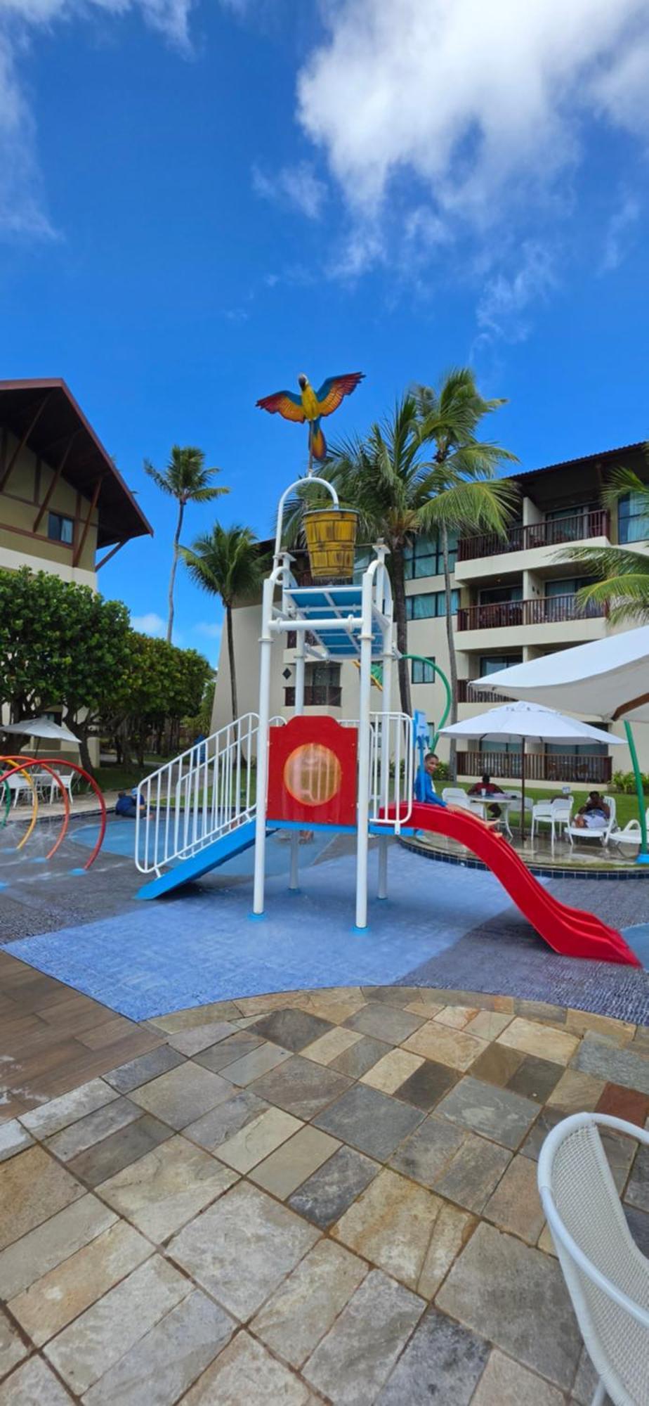Apartamento com 1 Quarto, Varanda e Vista Mar