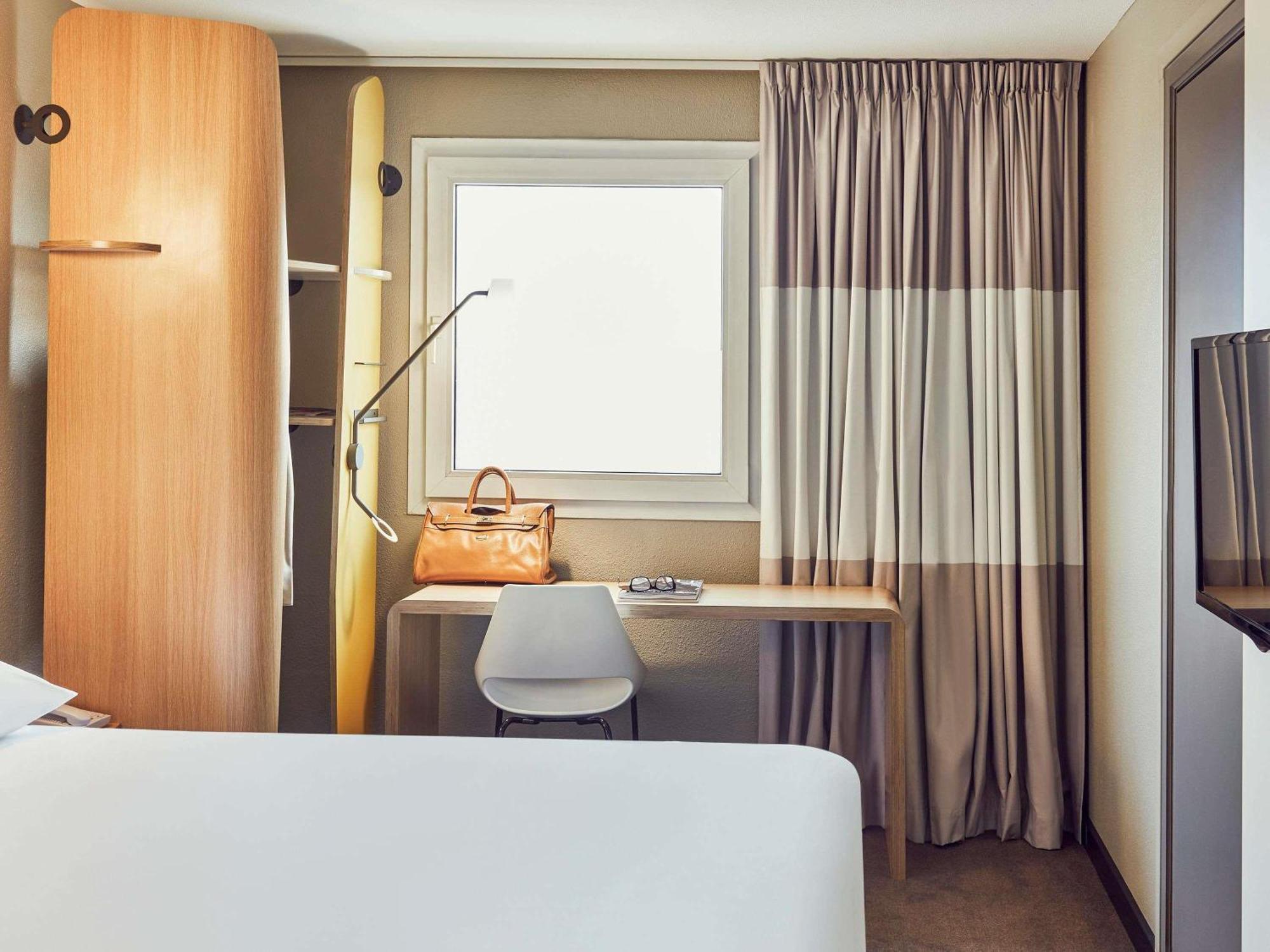 Standard Room Two Single Beds