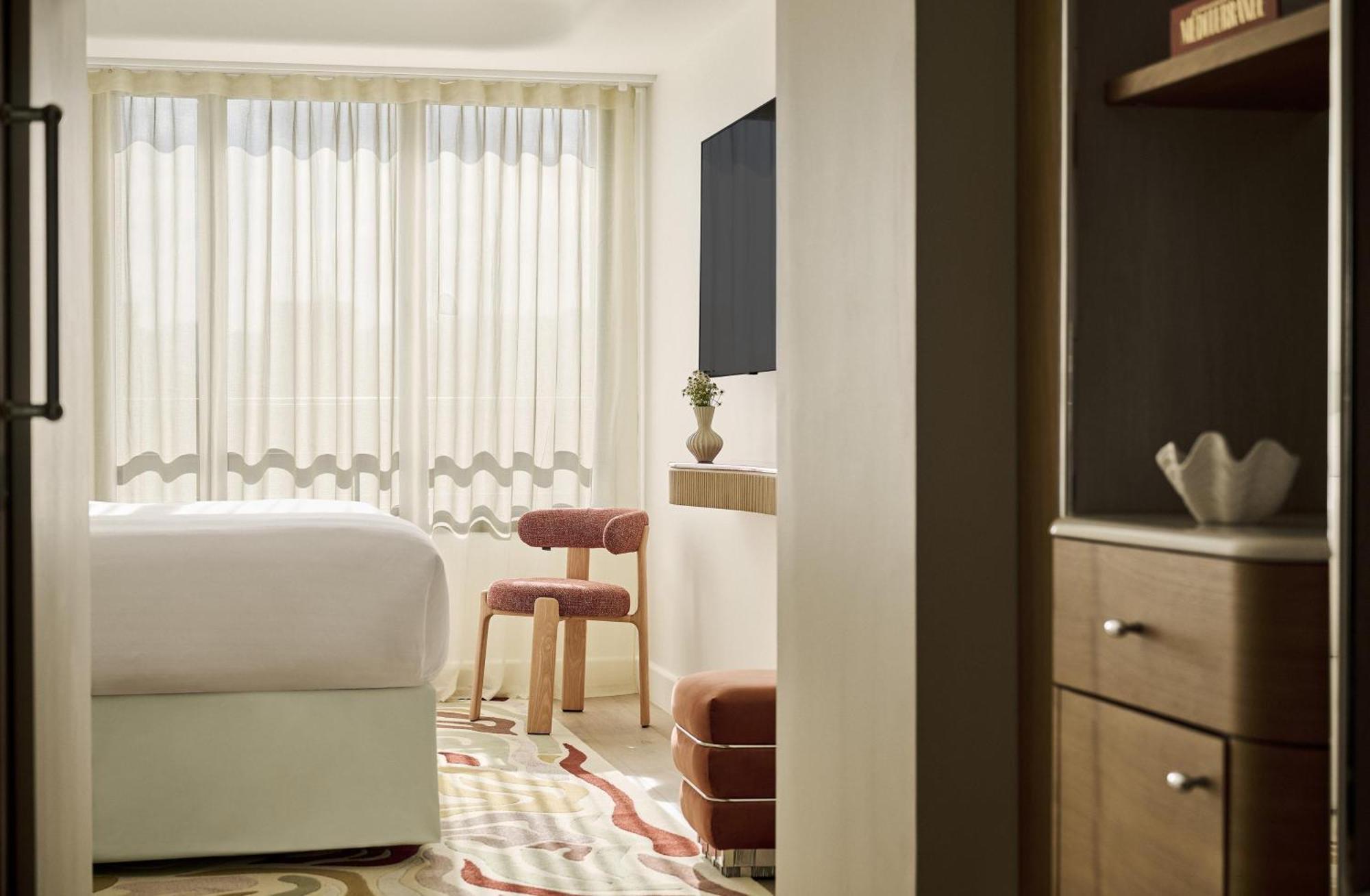 Quarto com Cama Queen-size