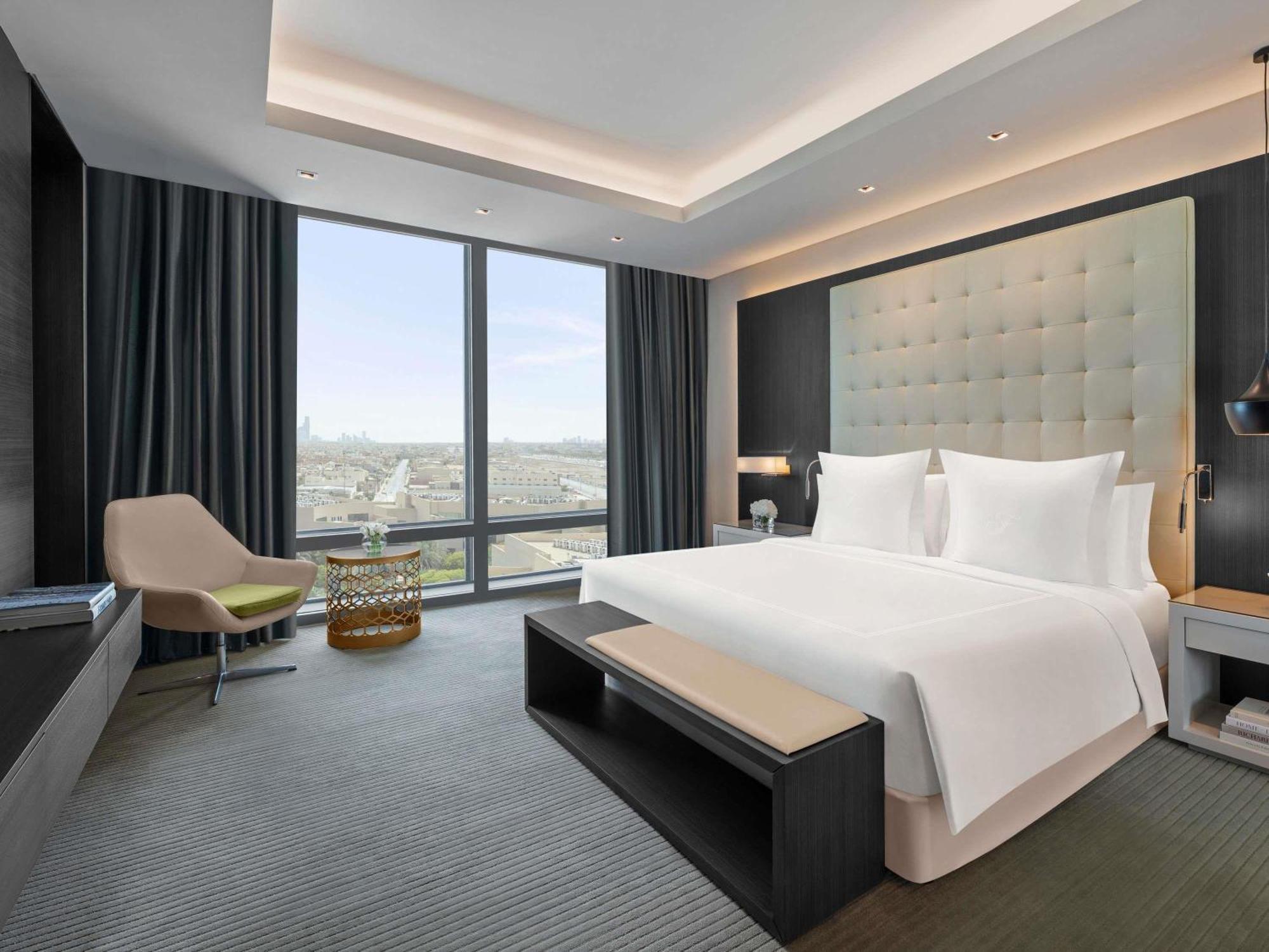 Diplomatic Two Bedroom Suite Non-smoking