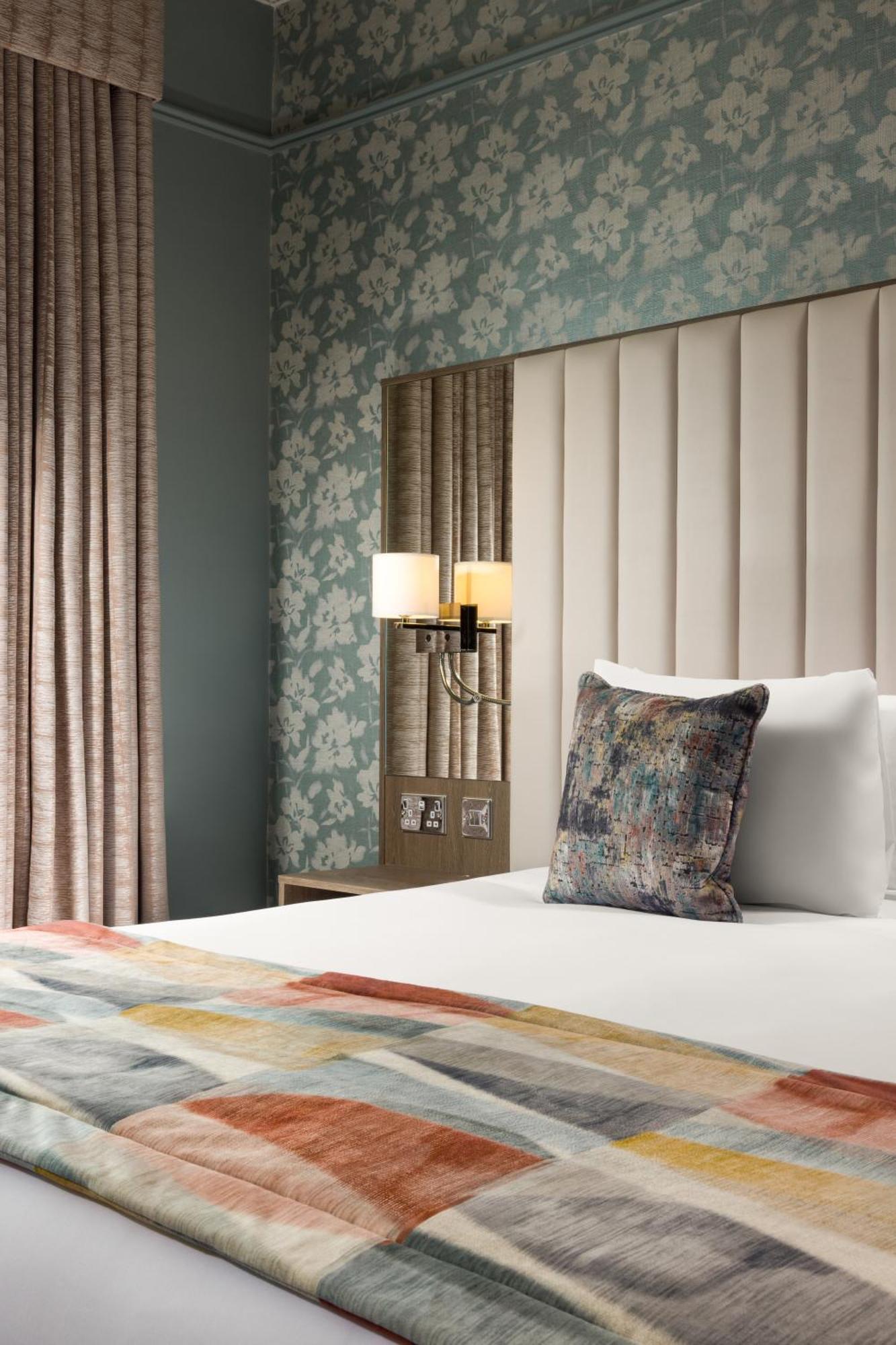 Phoenix Single Room Sea View
