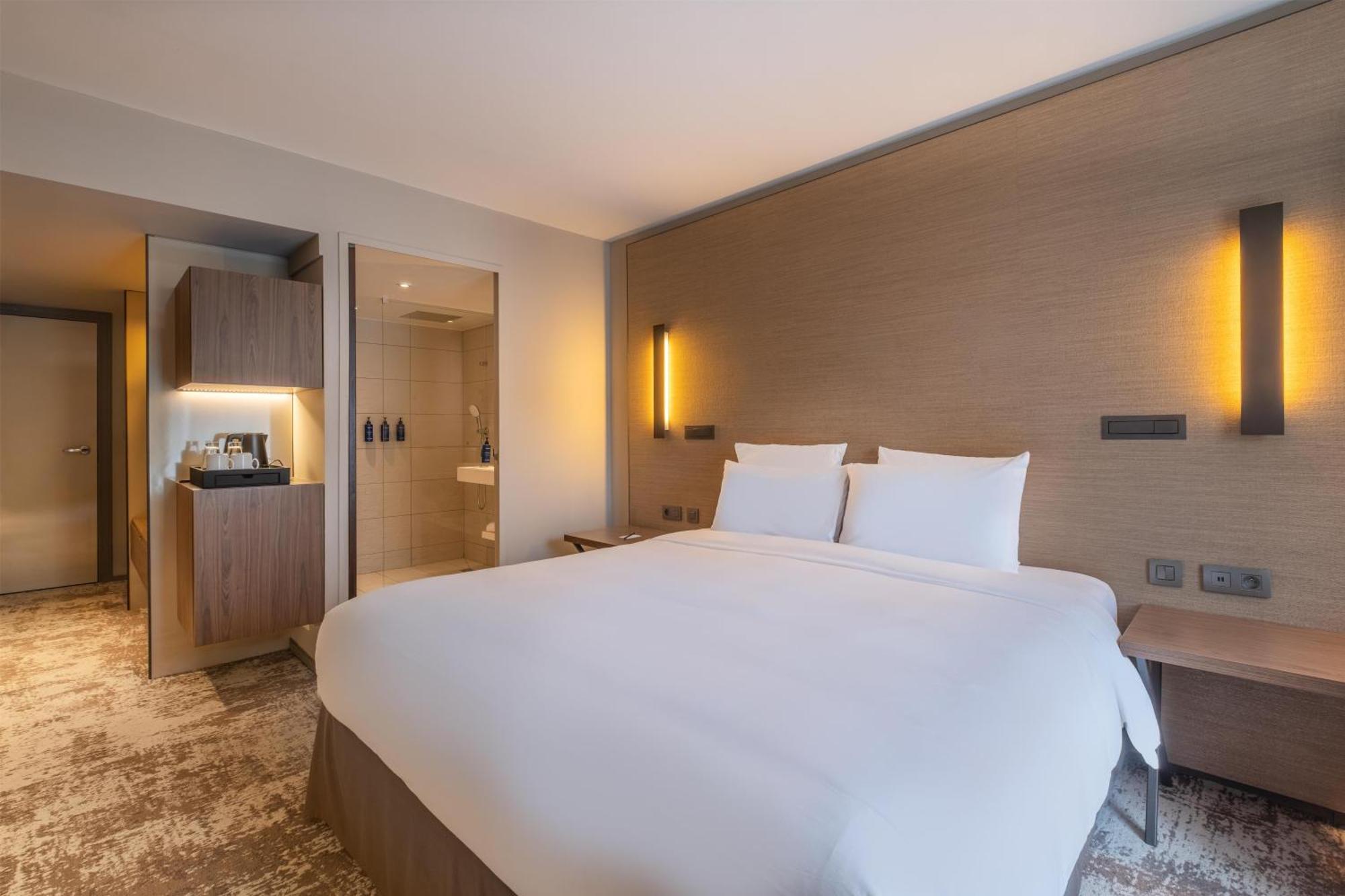Superior Room,1773908962:JPEG