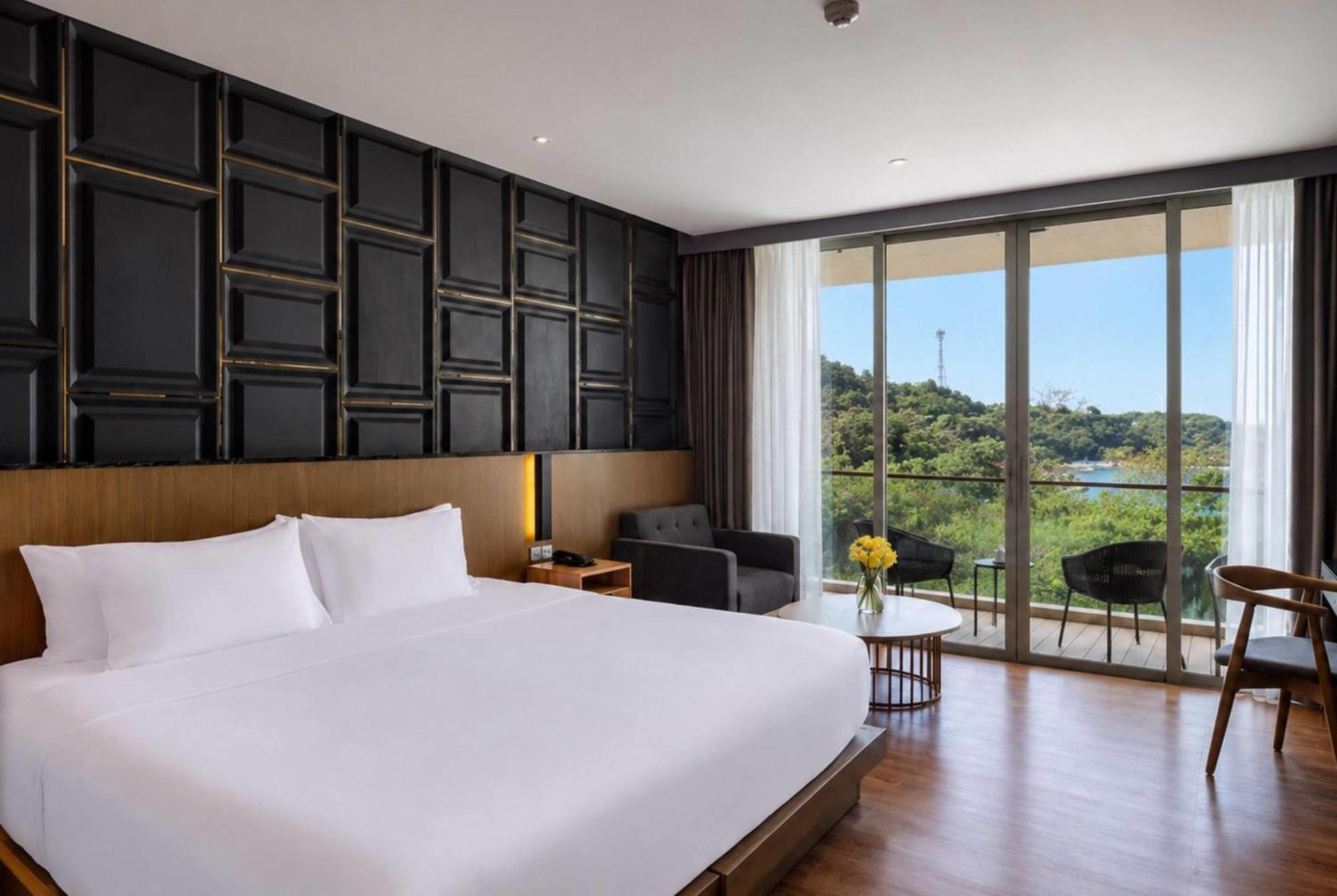 Deluxe Zimmer mit Kingsize-Bett und Lagunenblick - Nichtraucher
