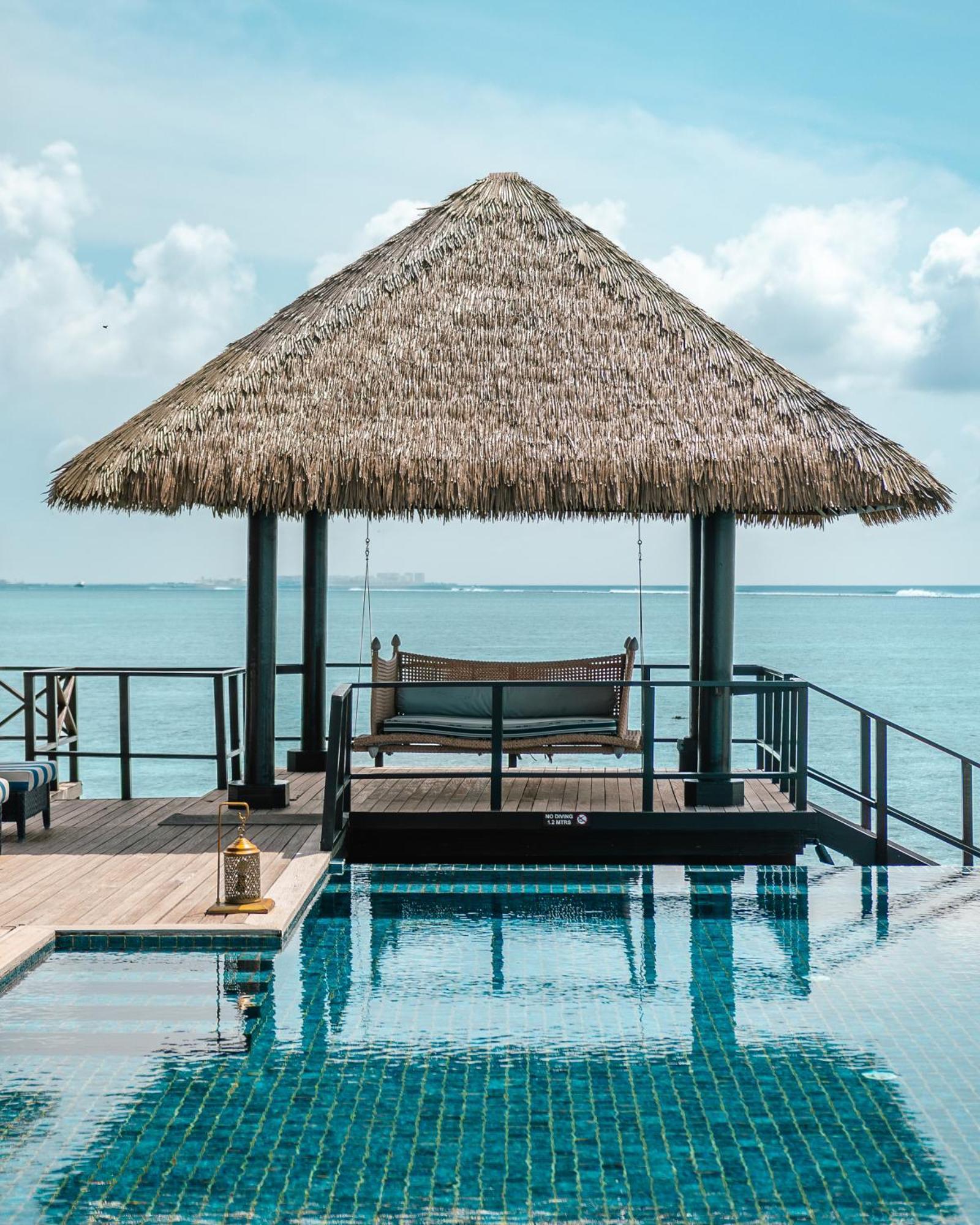 Rehendhi Presidential Overwater Suite – Two Bedroom Pool
