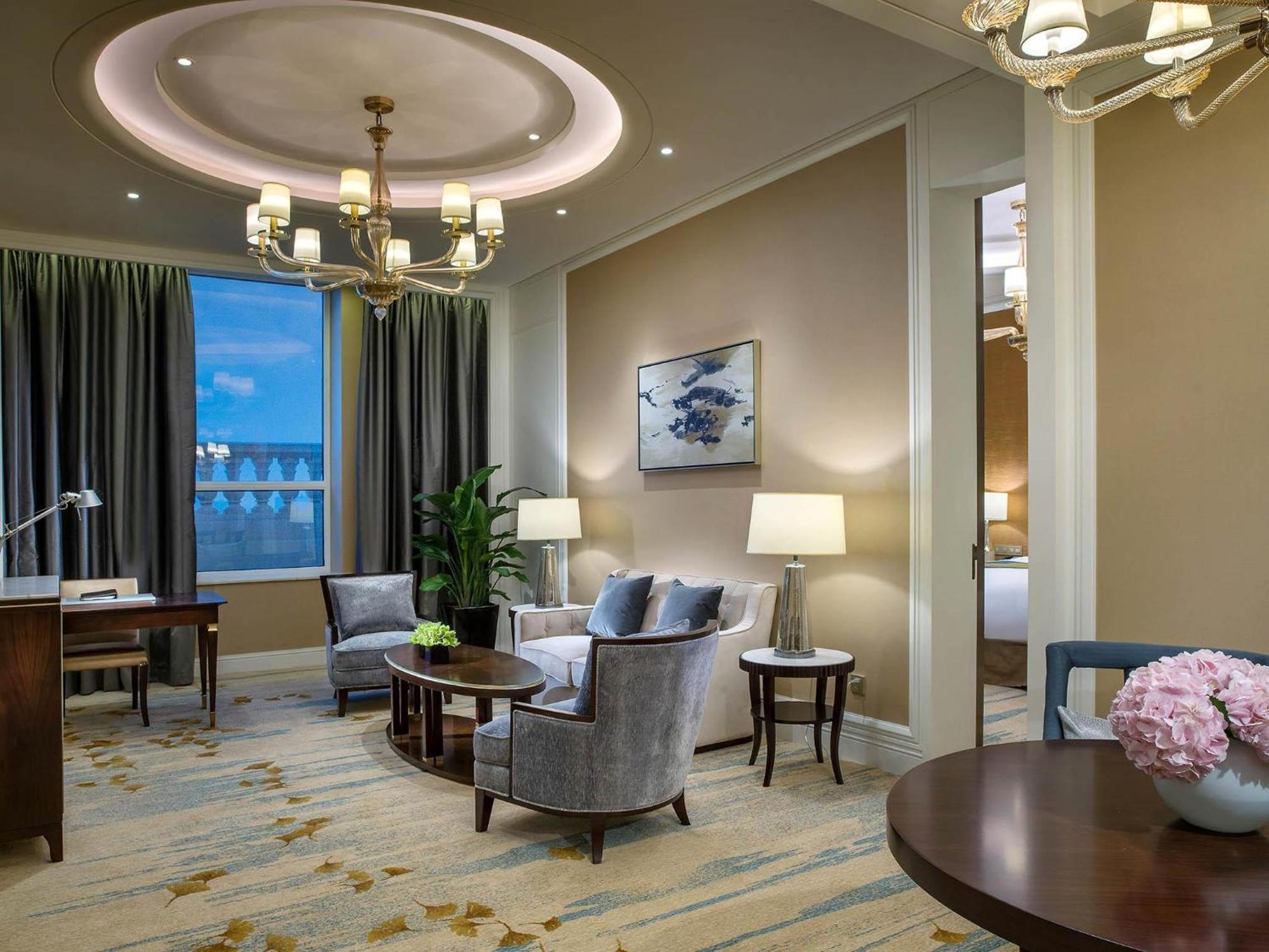 Prestige King Suite Â with Club Access