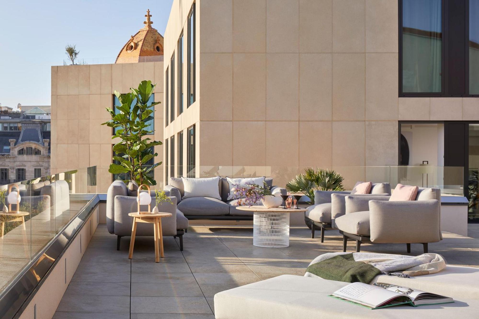 Studio ME Suite Terrace with Jacuzzi and City View