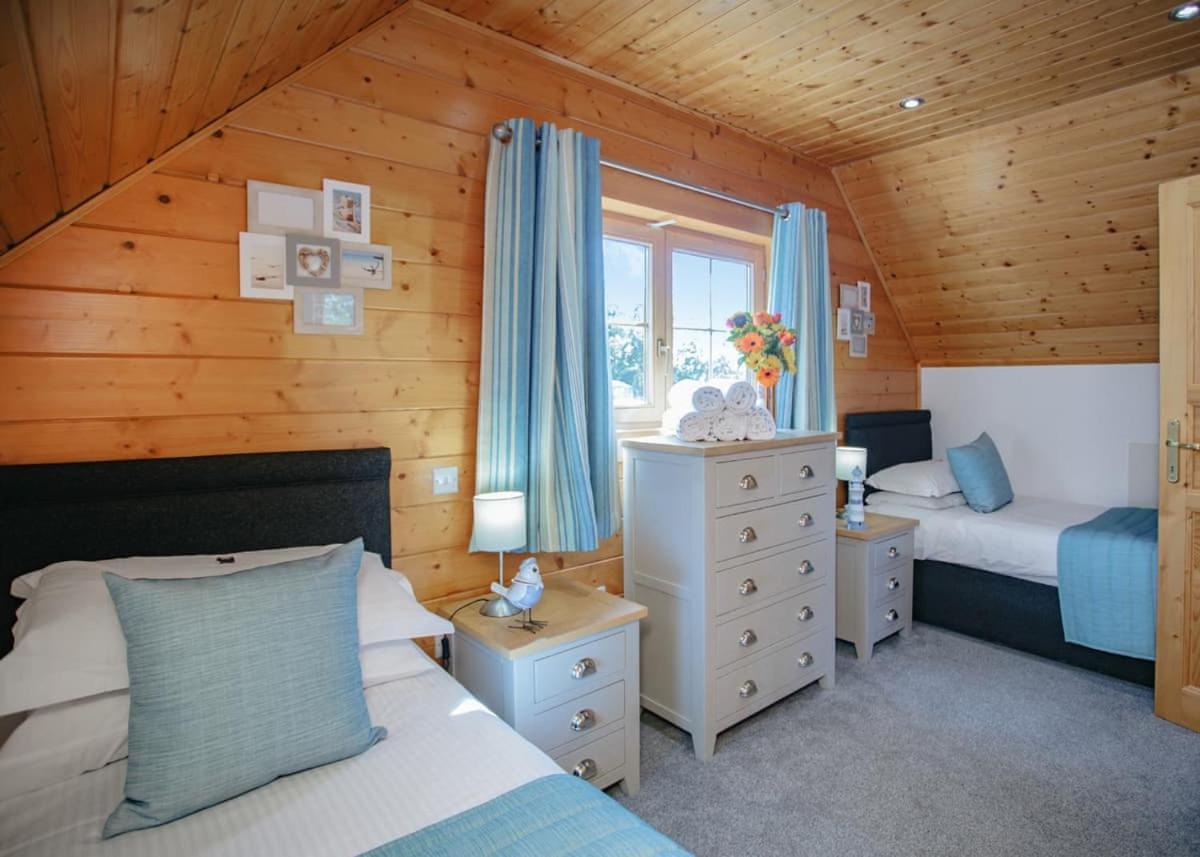 Scandinavian 3 Bedroom Accessible Lodge No Pets