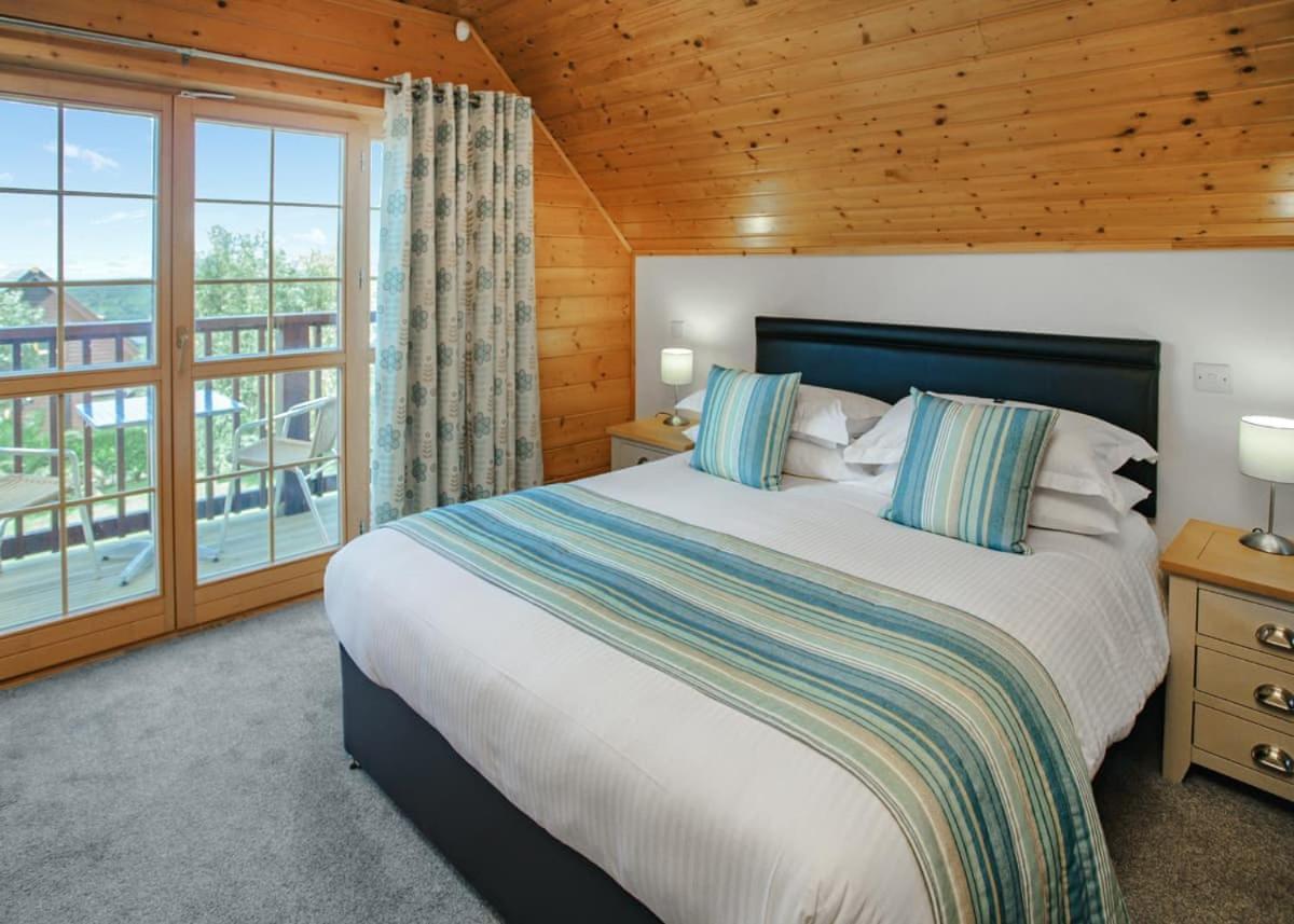 Scandinavian 3 Bedroom Accessible Lodge No Pets