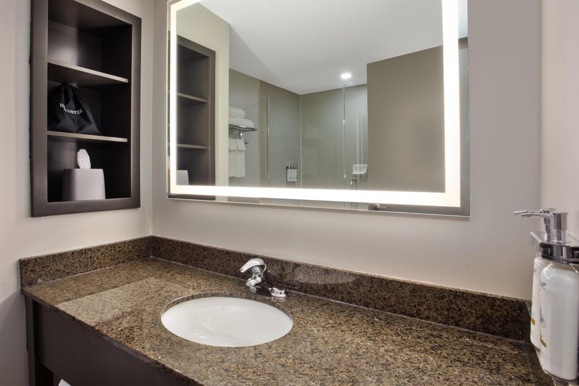 King Studio Jacuzzi