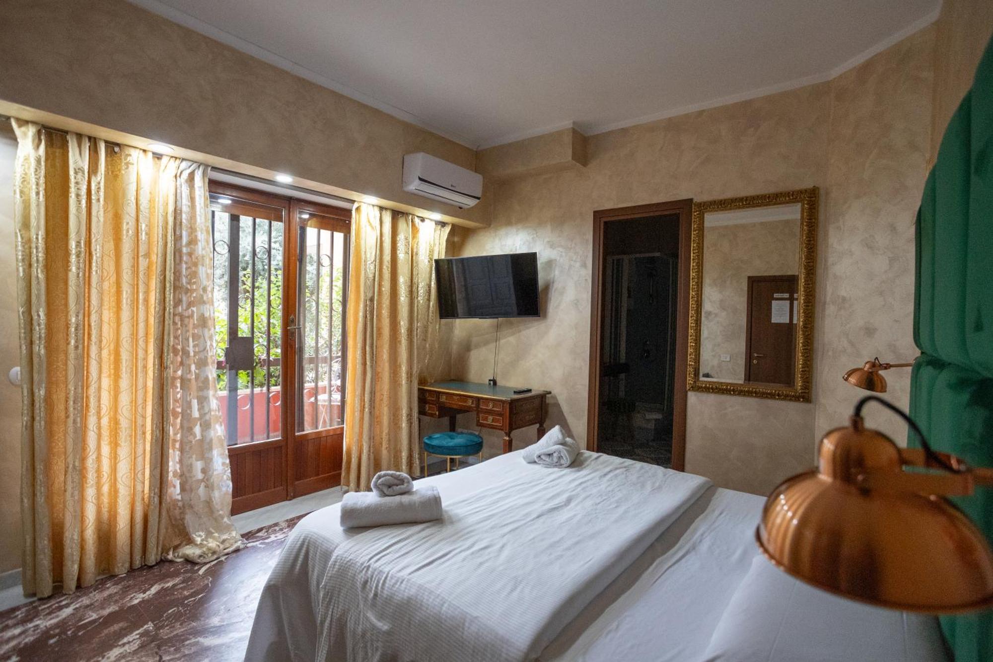 Deluxe Double or Twin Room Balcony