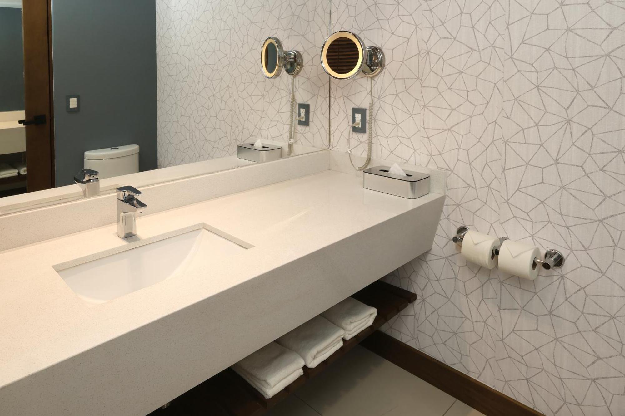 Junior King Suite
