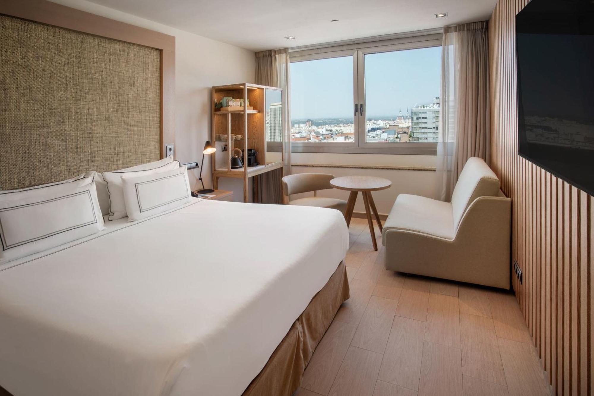 Premium City View King Bed