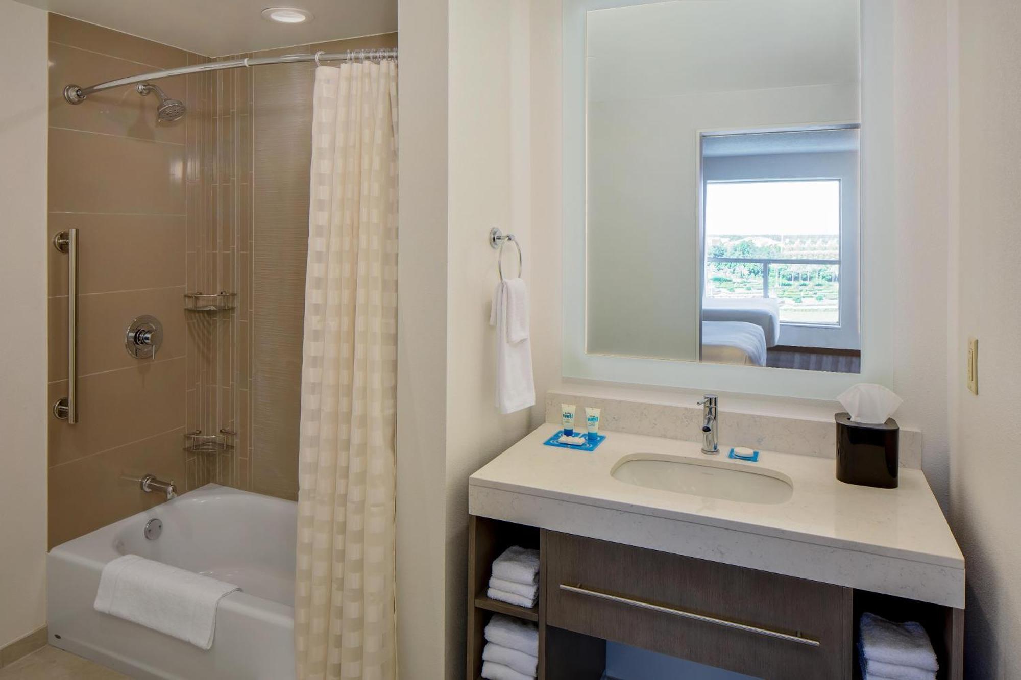 One-Bedroom Specialty Suite Two Queen Beds Kitchen Sofa Bed