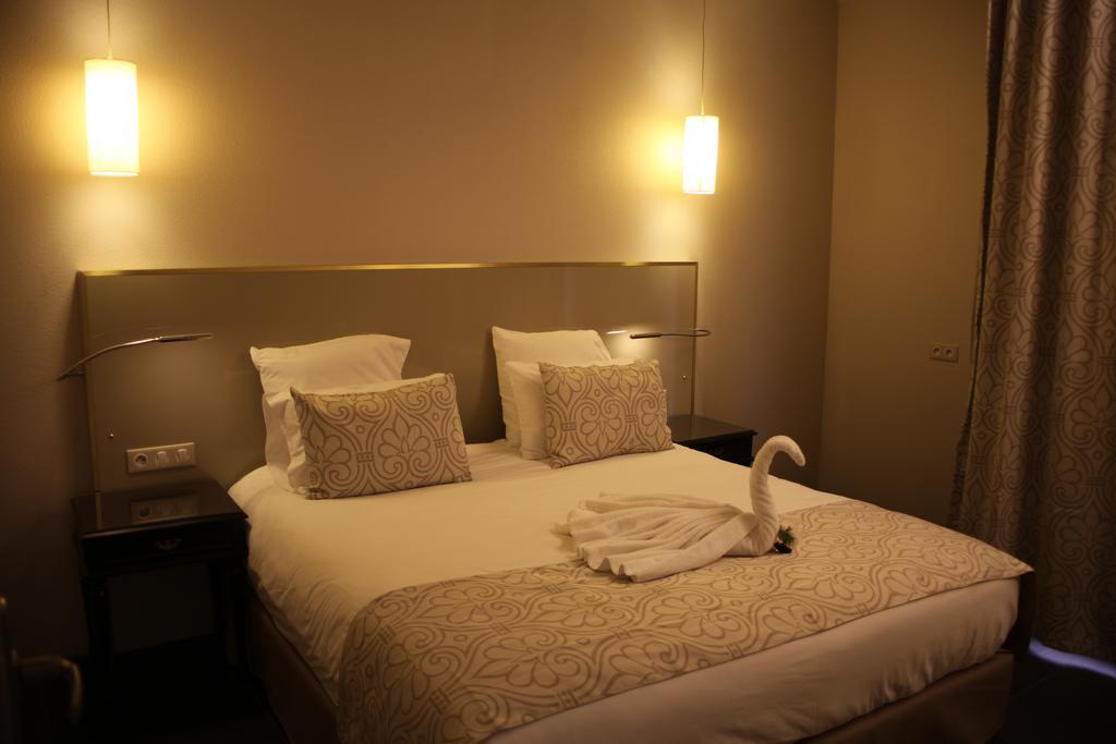 Superior King with Sofa Bed