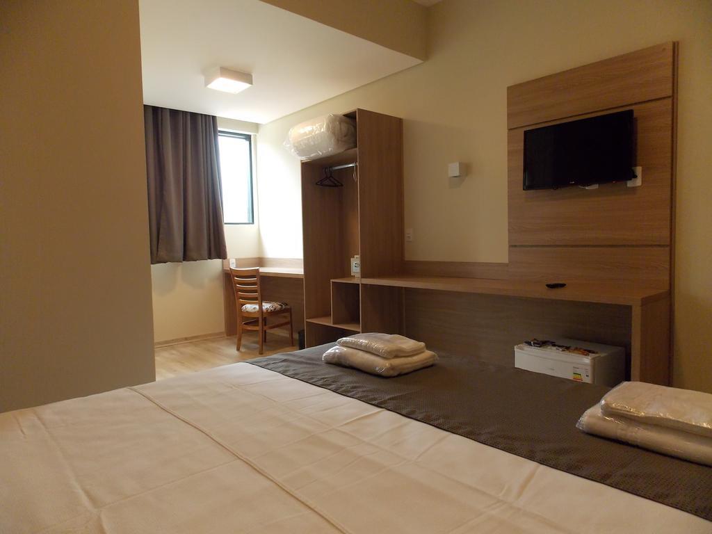 Quarto Duplo Deluxe com Chuveiro
