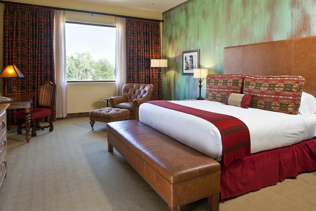 Deluxe King Room,1434965830:JPEG