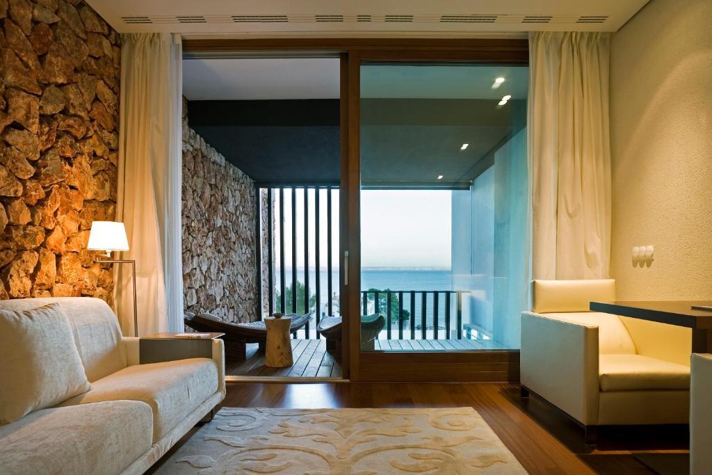 Chambre Double de Luxe avec Terrasse et Piscine