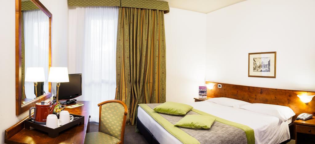 Double Room,255132261:JPEG