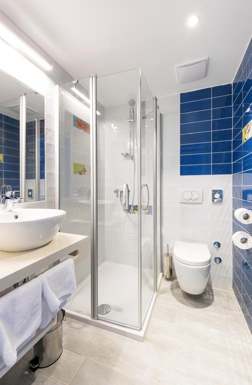 Doppelzimmer mit Balkon und Parkblick