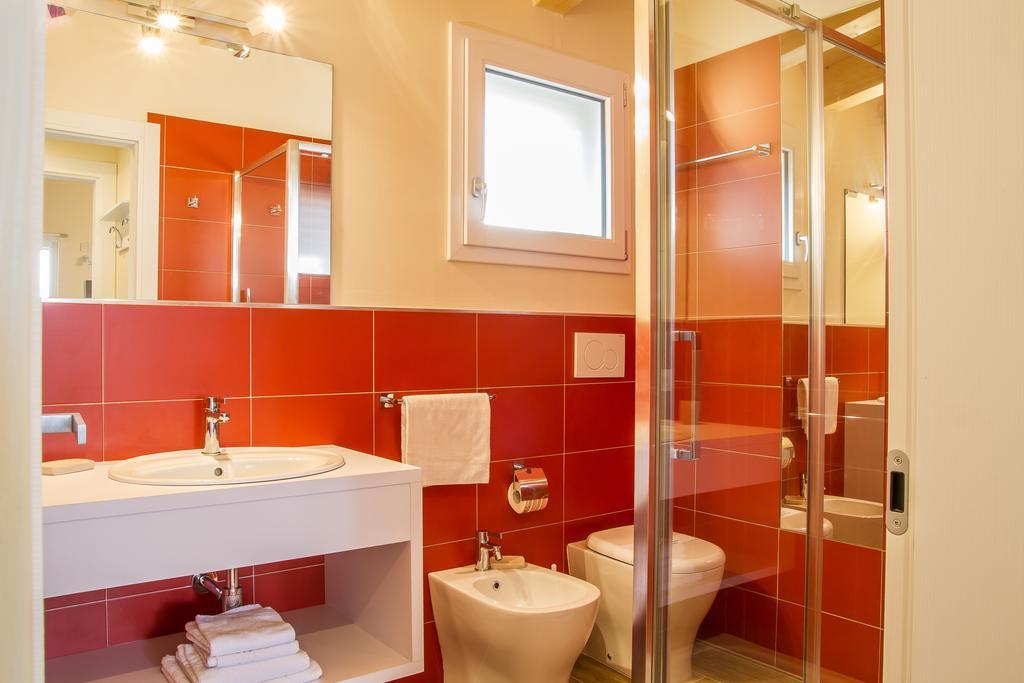 Deluxe Two-Bedroom Apartment,272919321:JPEG