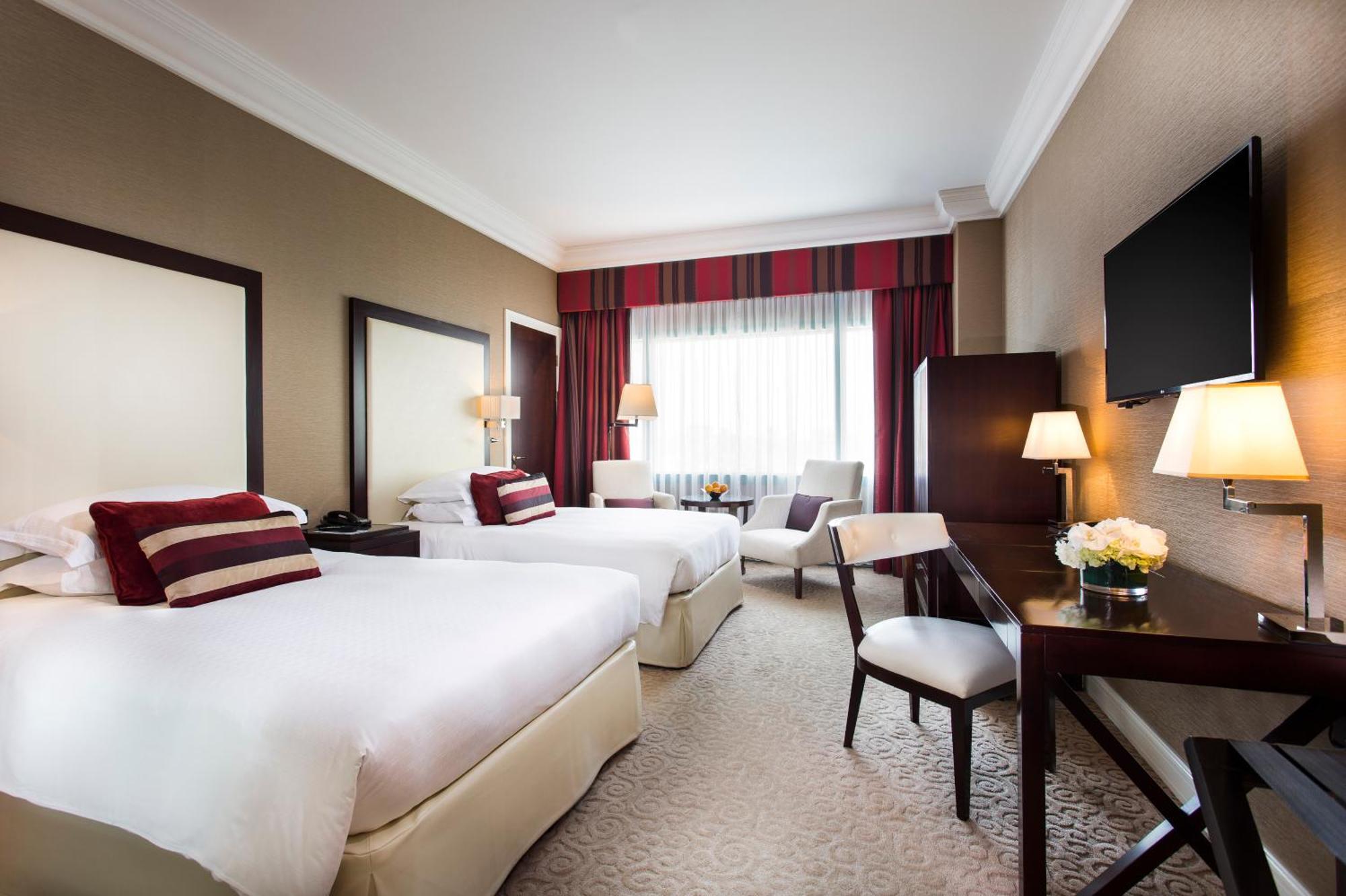 Chambre Lits Jumeaux Classique, 20 % de Réduction sur la Nourriture et les Boissons, Navette Gratuite vers Dubai Festival City Mall