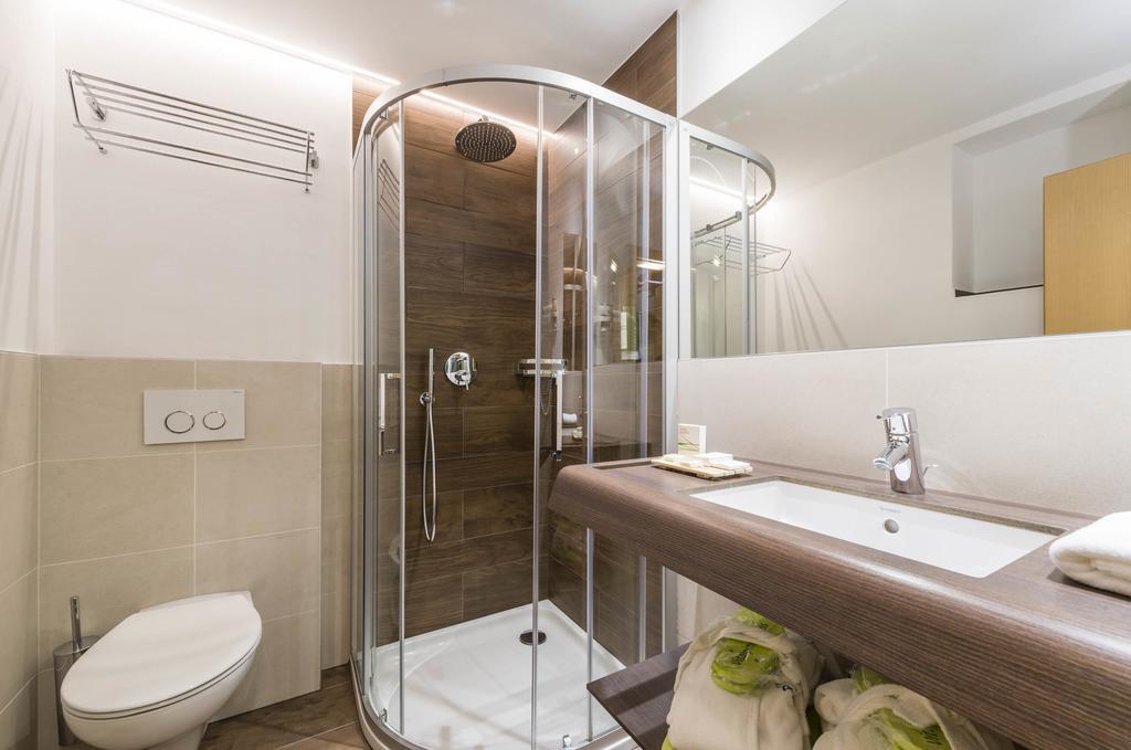 Double Room,998046987:JPEG
