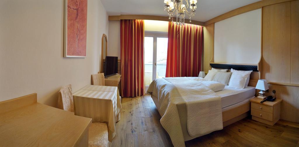Suite mit Poolblick