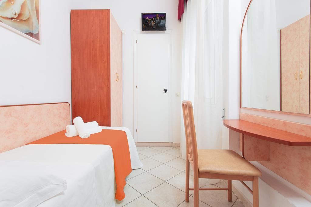 Small Single Room,339164767:JPEG