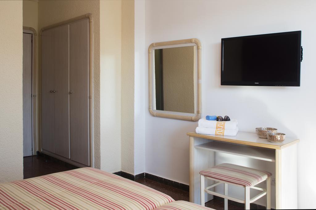 Triple Room,339330241:JPEG